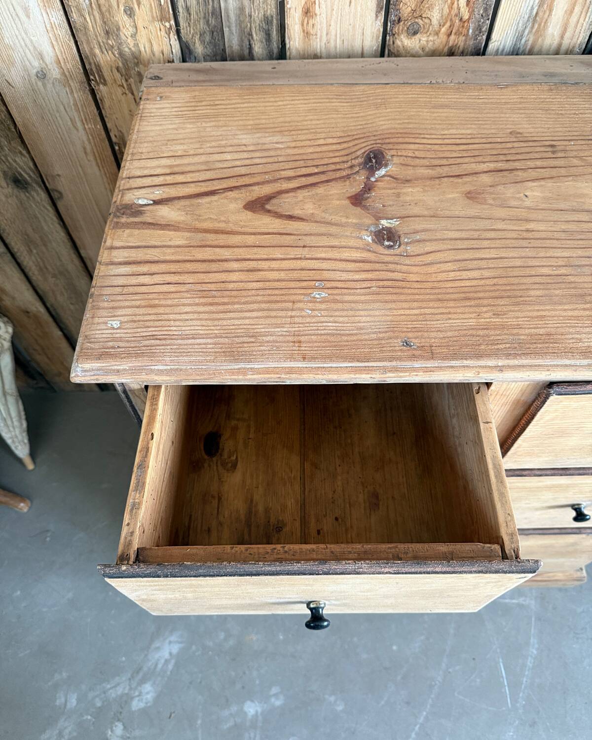 Chic country chest of drawers (renovated)