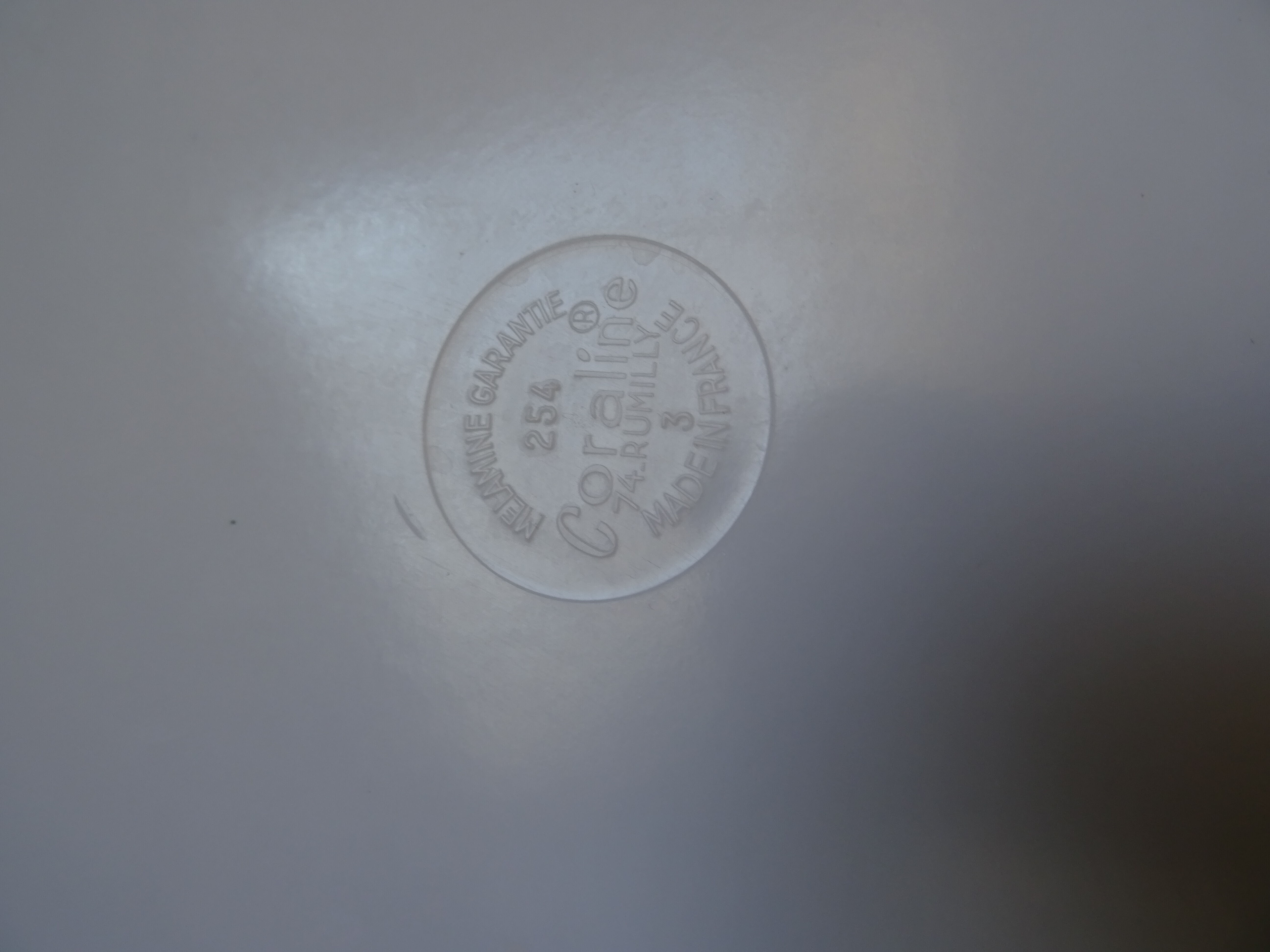 Series 6 Coraline plates in vintage melamine Rumilly France