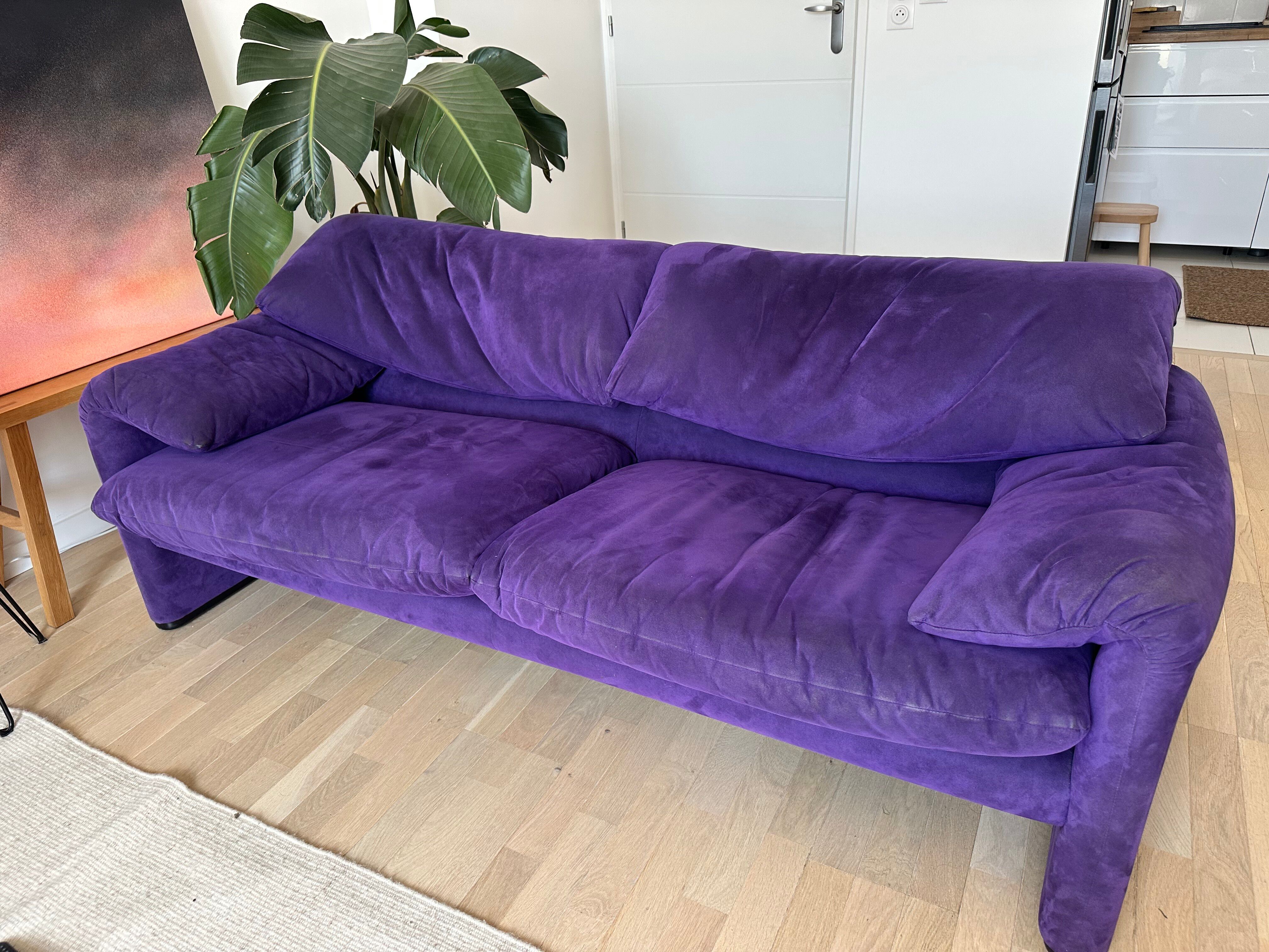 Cassina Maralunga 2 Alcantara purple