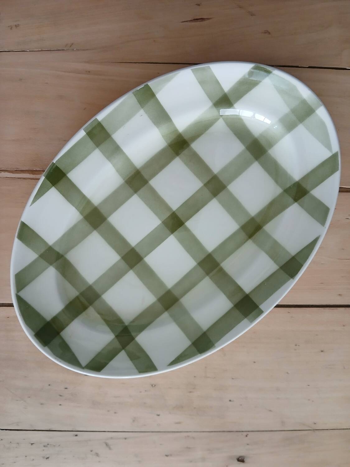 Moulin des Loups presentation dish tablecloth model