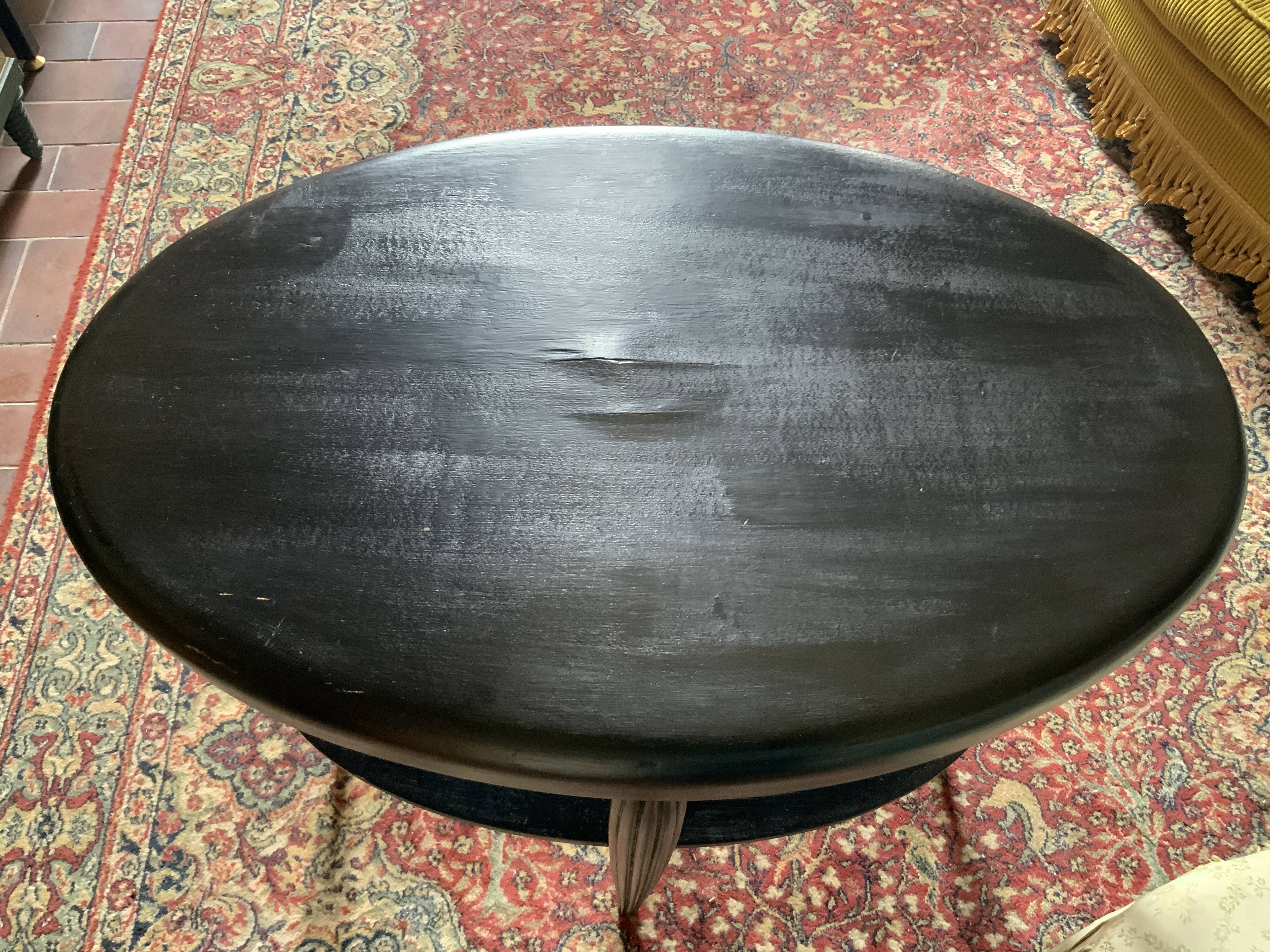 Healing art deco fluted feet