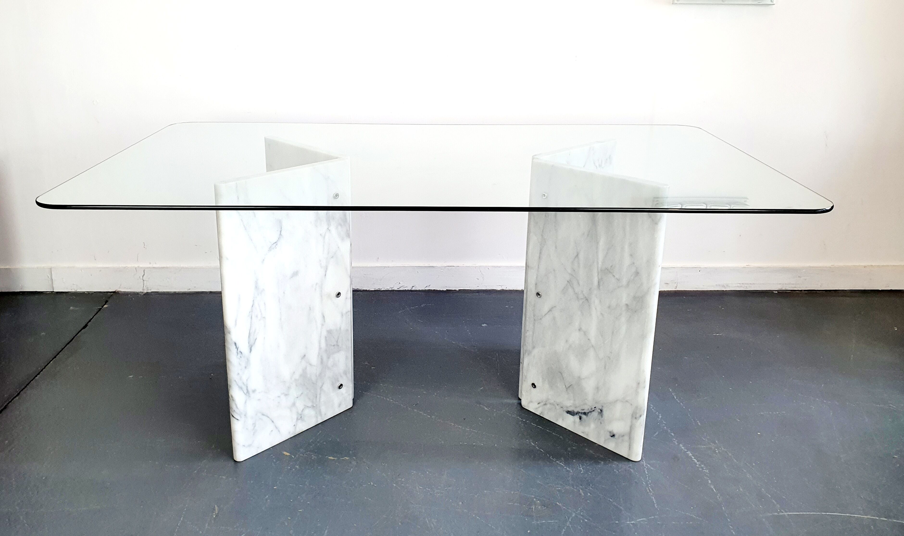Dining table marble legs Roche Bobois