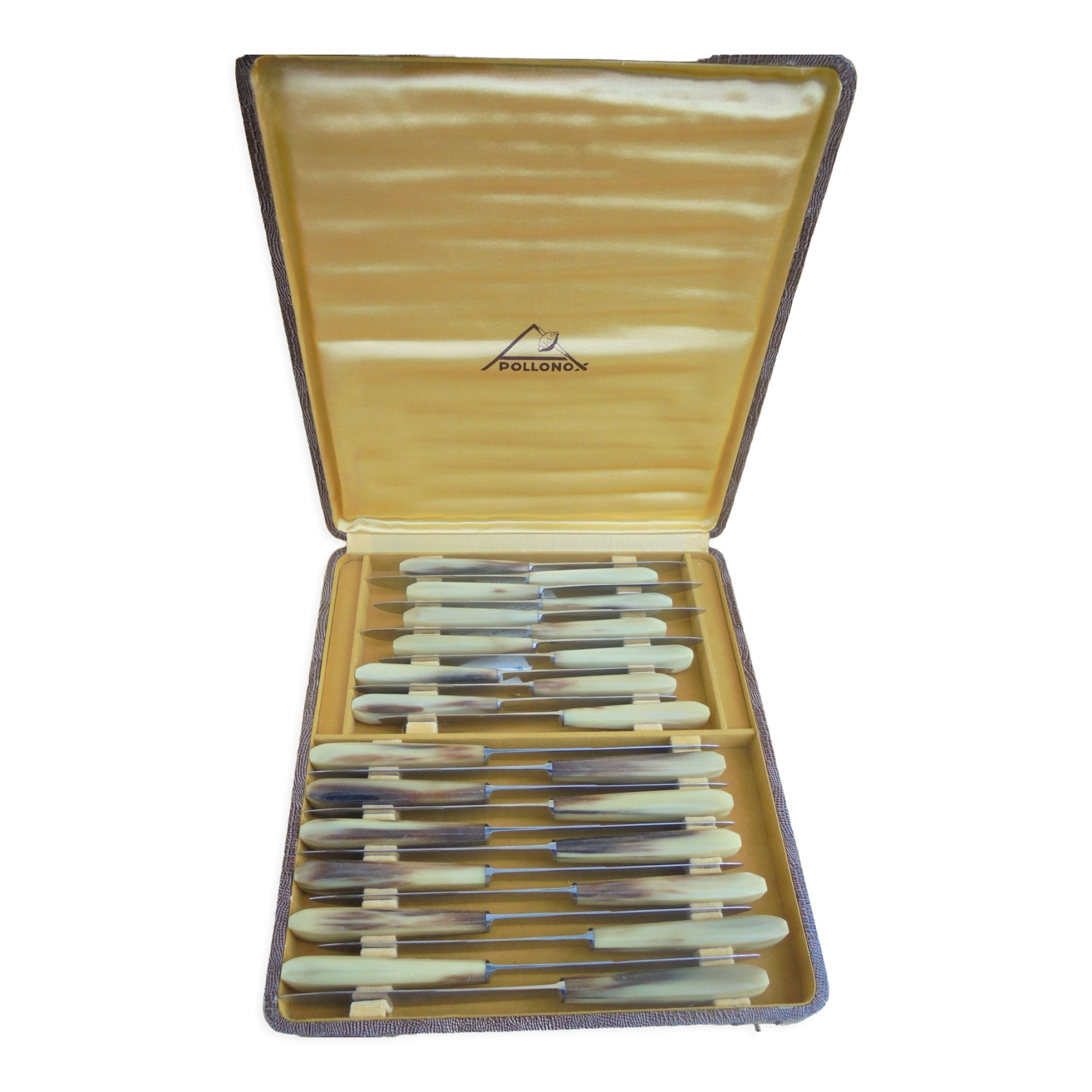 24 Art Deco knives meat and Desert