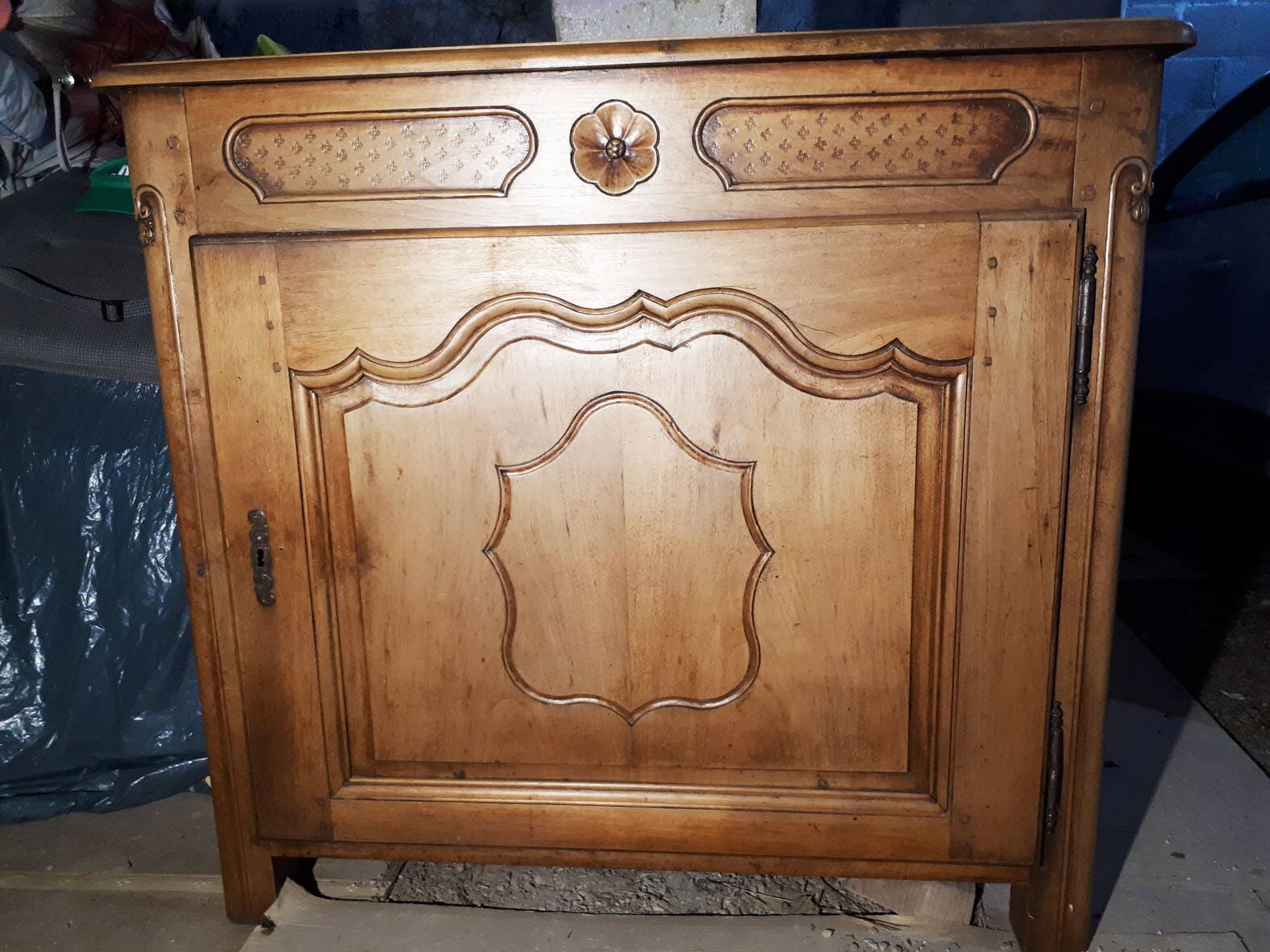 Old buffet