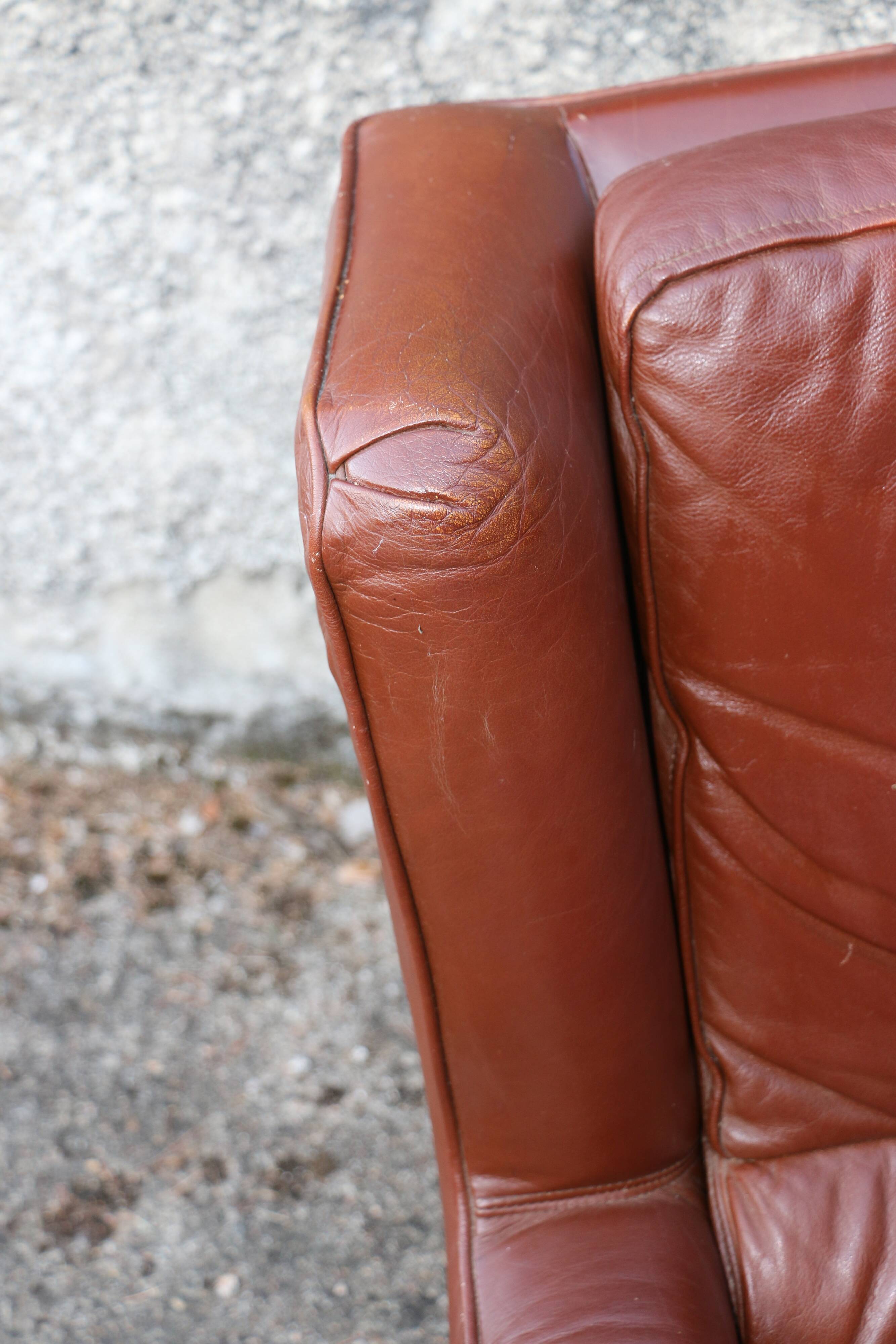 Pair of armchairs with very soft leather ears 80s