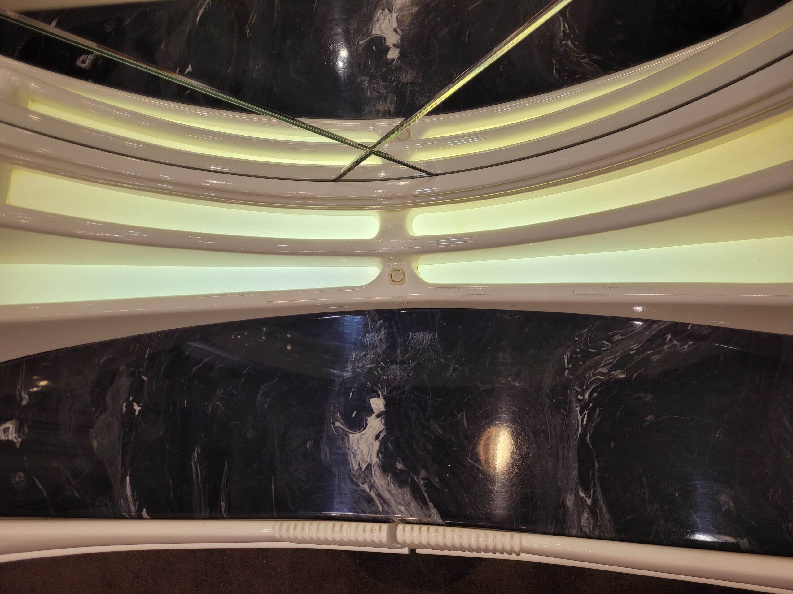 Cómoda / Tocador style Space Age, Firma DBM, lacquered wood and glass fiber, 70's – Italia