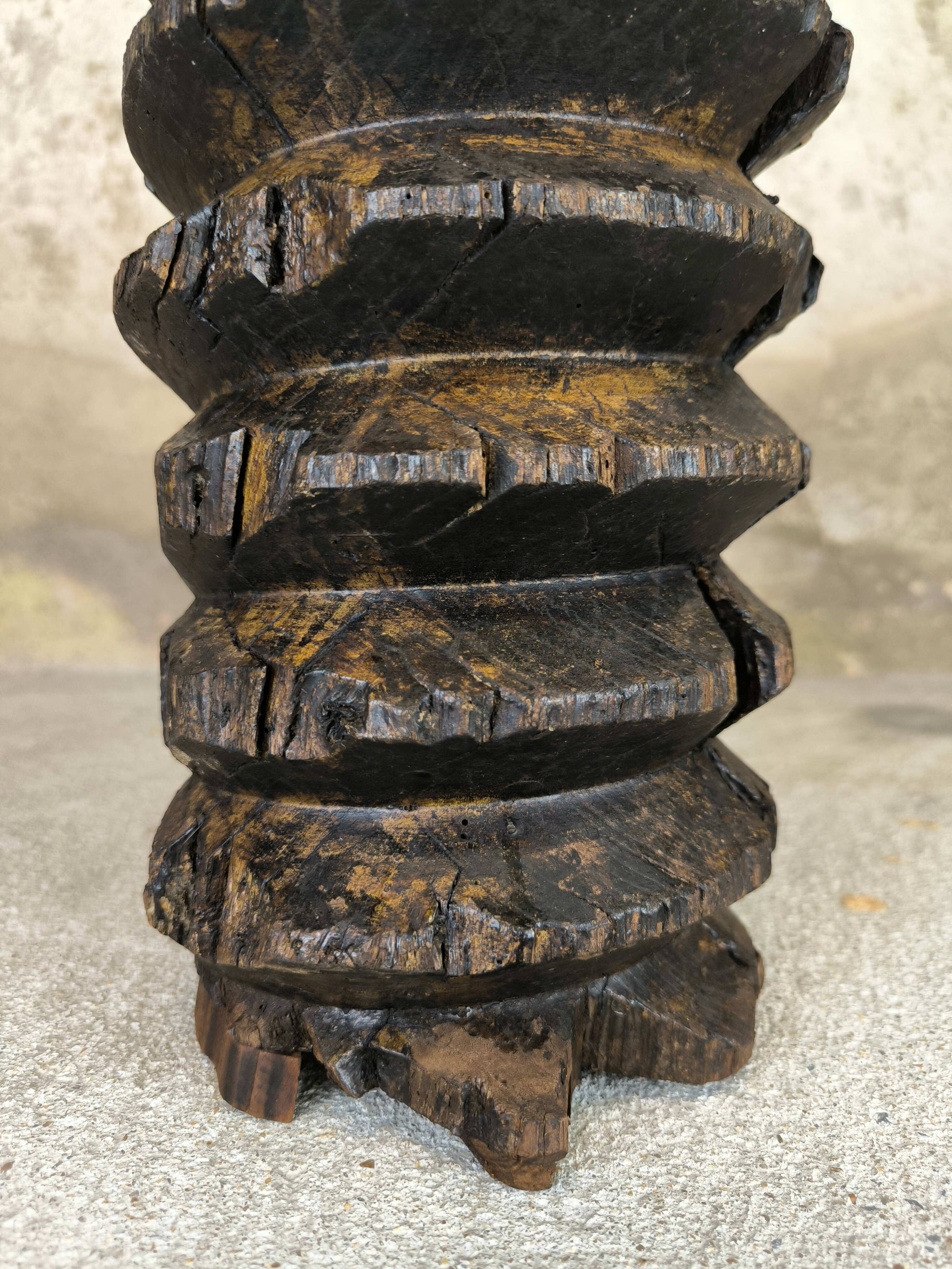 Small vintage press screw saddle