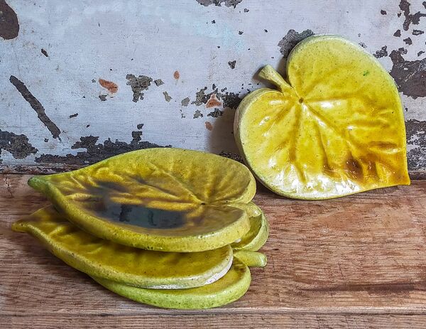 Quatre coupelles feuilles en céramique Les potiers d'Accolay
