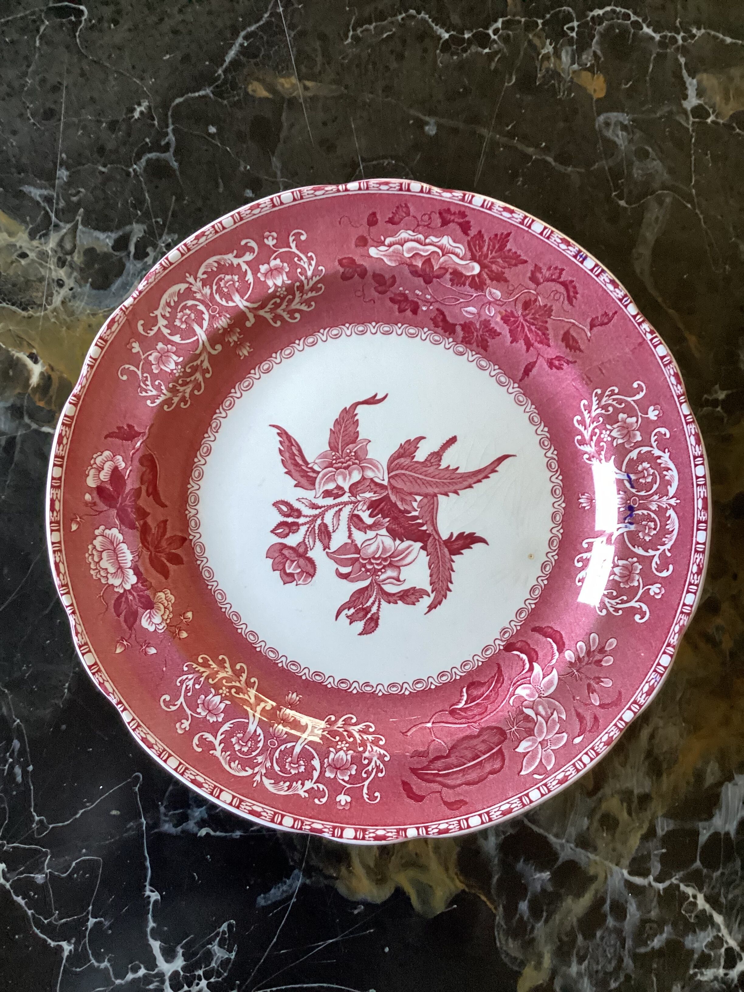 Set of Three ceramic plates Spode England dimension: height -2.5 cm- diameter -26 cm-