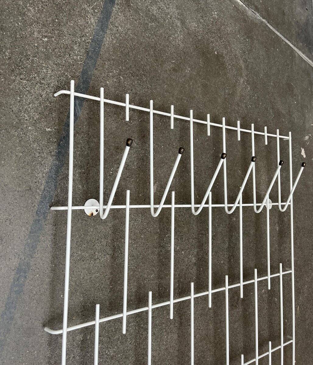 Minimalist German rope coat rack from the mid-century, 1960s.