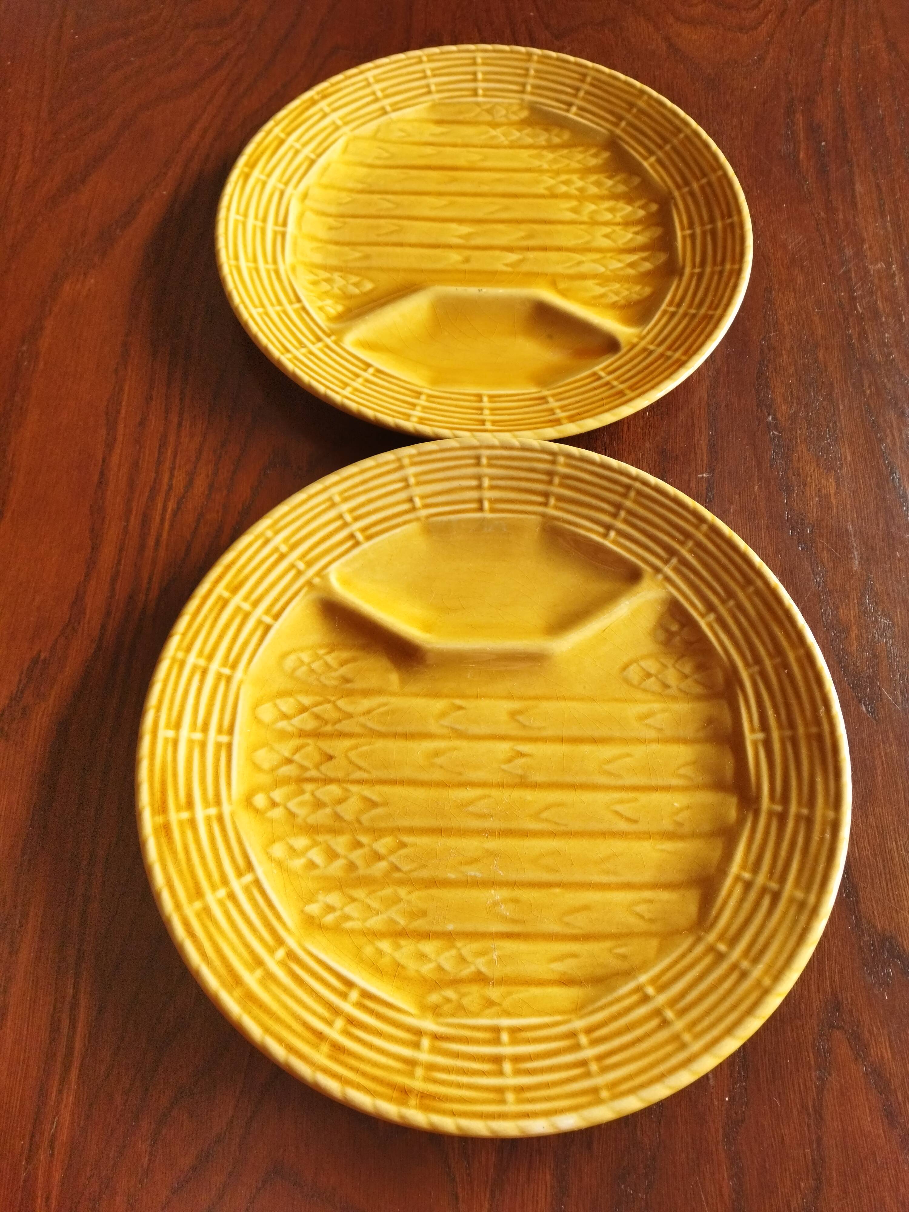 2 Sarreguemines asparagus plates