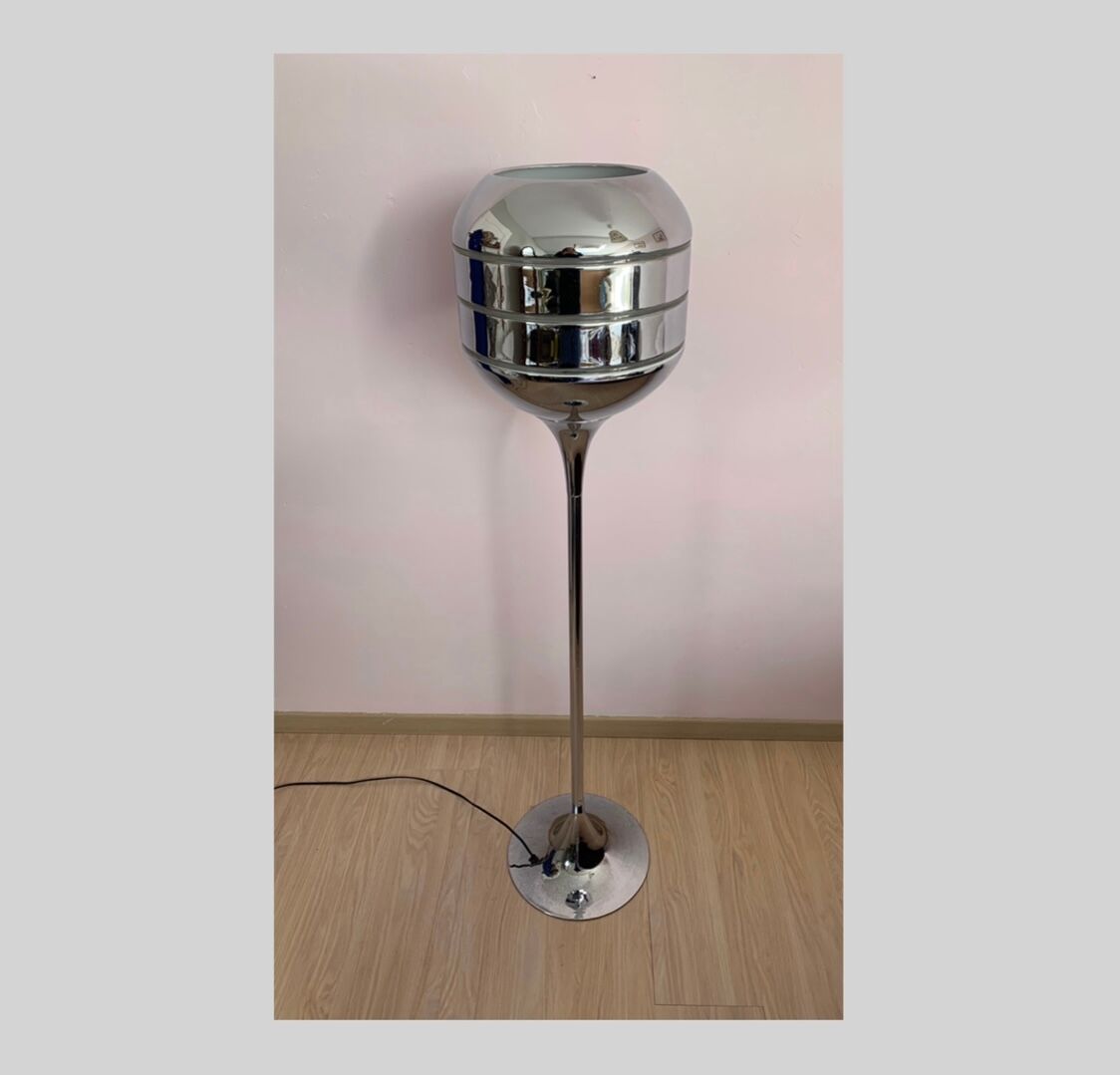 Lampadaire space age , acier chromé