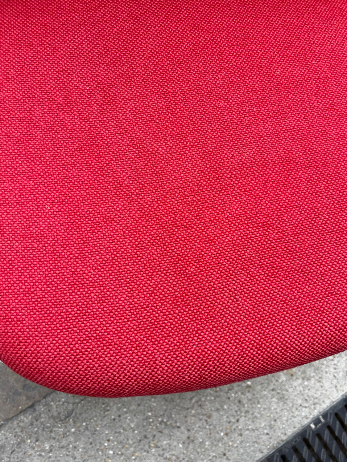 Pair of TULIP Eero Saarinen knoll international chairs