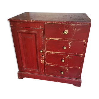Small chest of drawers