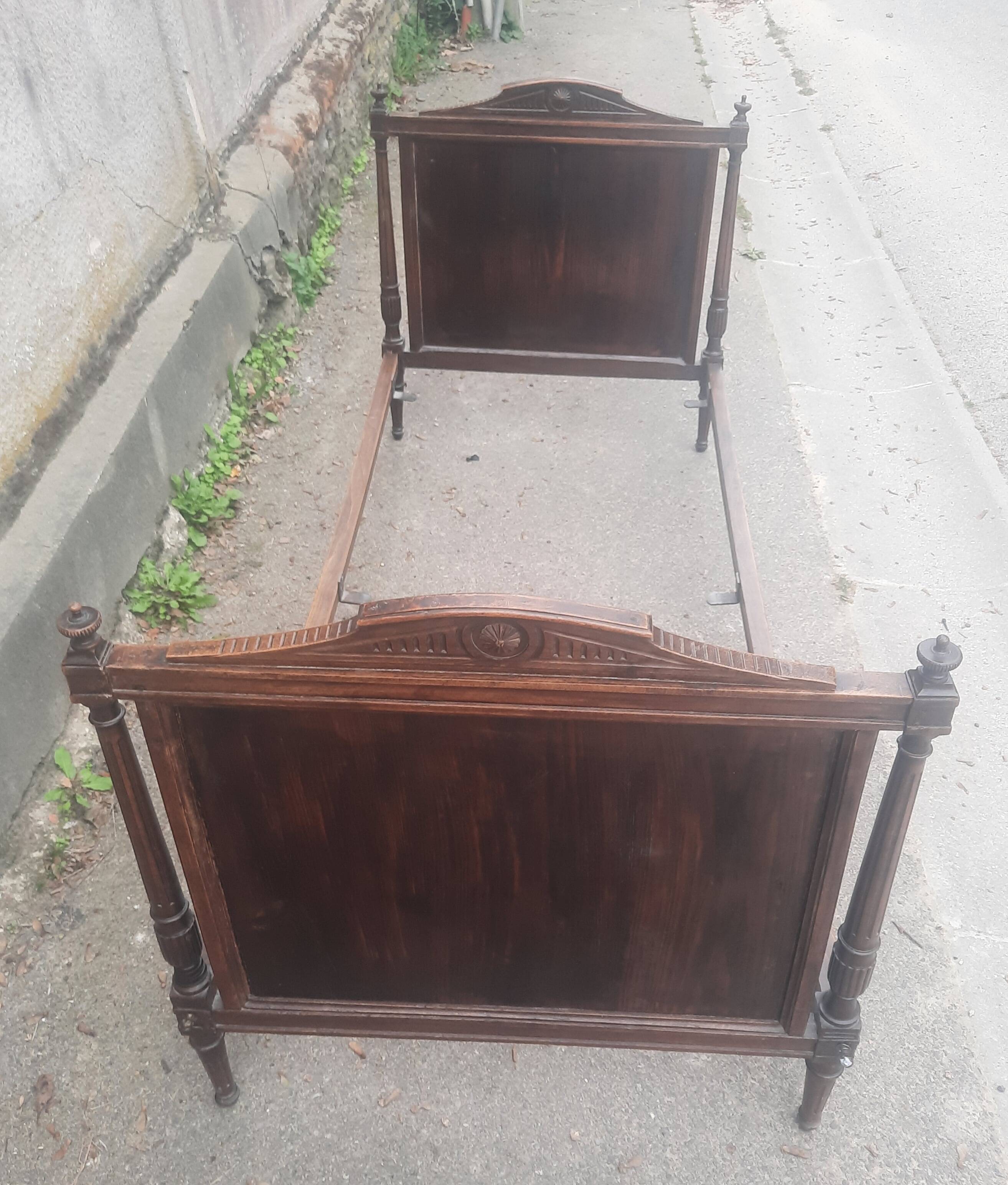 Lit Louis XVI en bois naturel