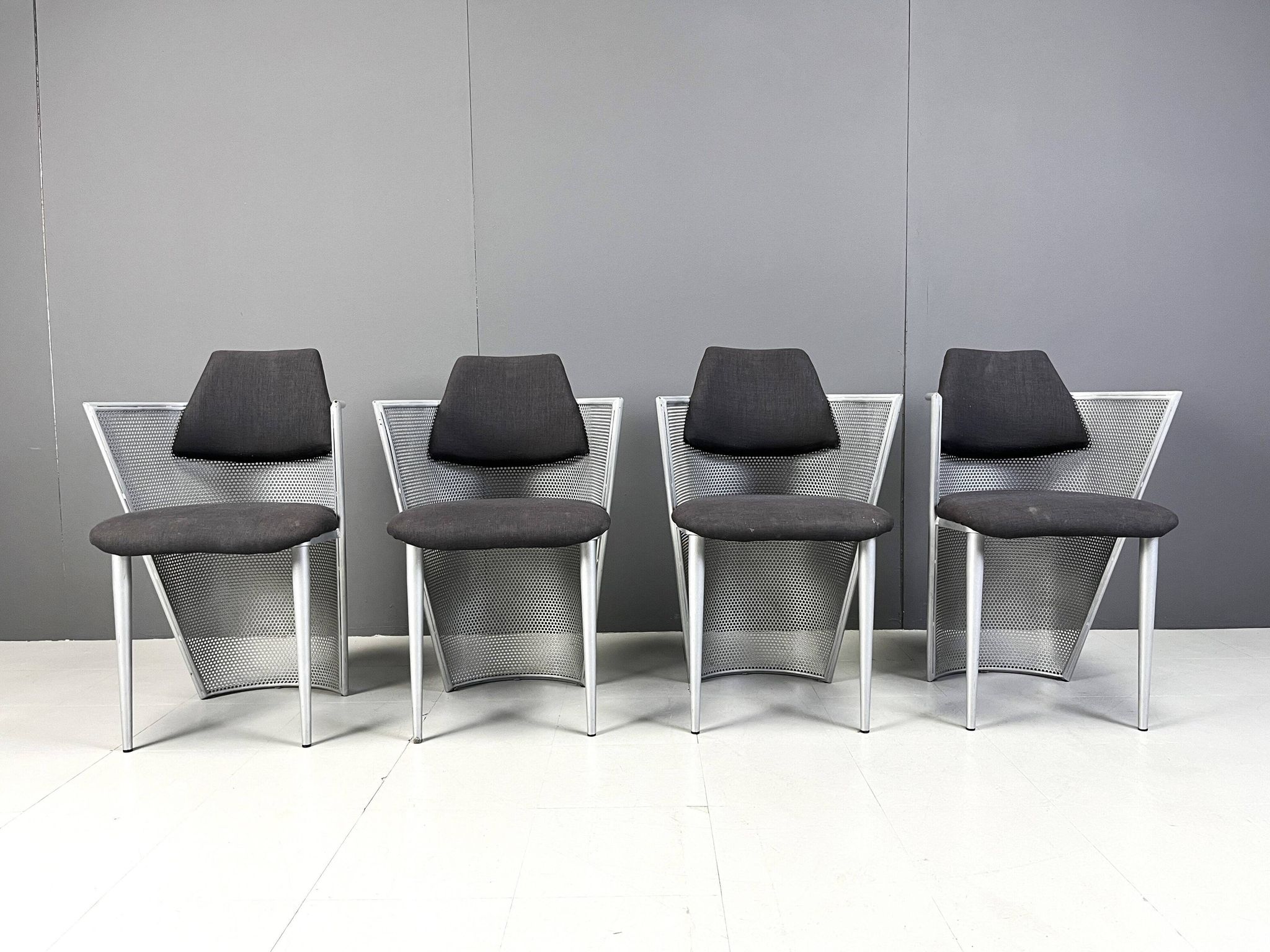 Chaises de salle à manger en métal postmodernes, années 1980