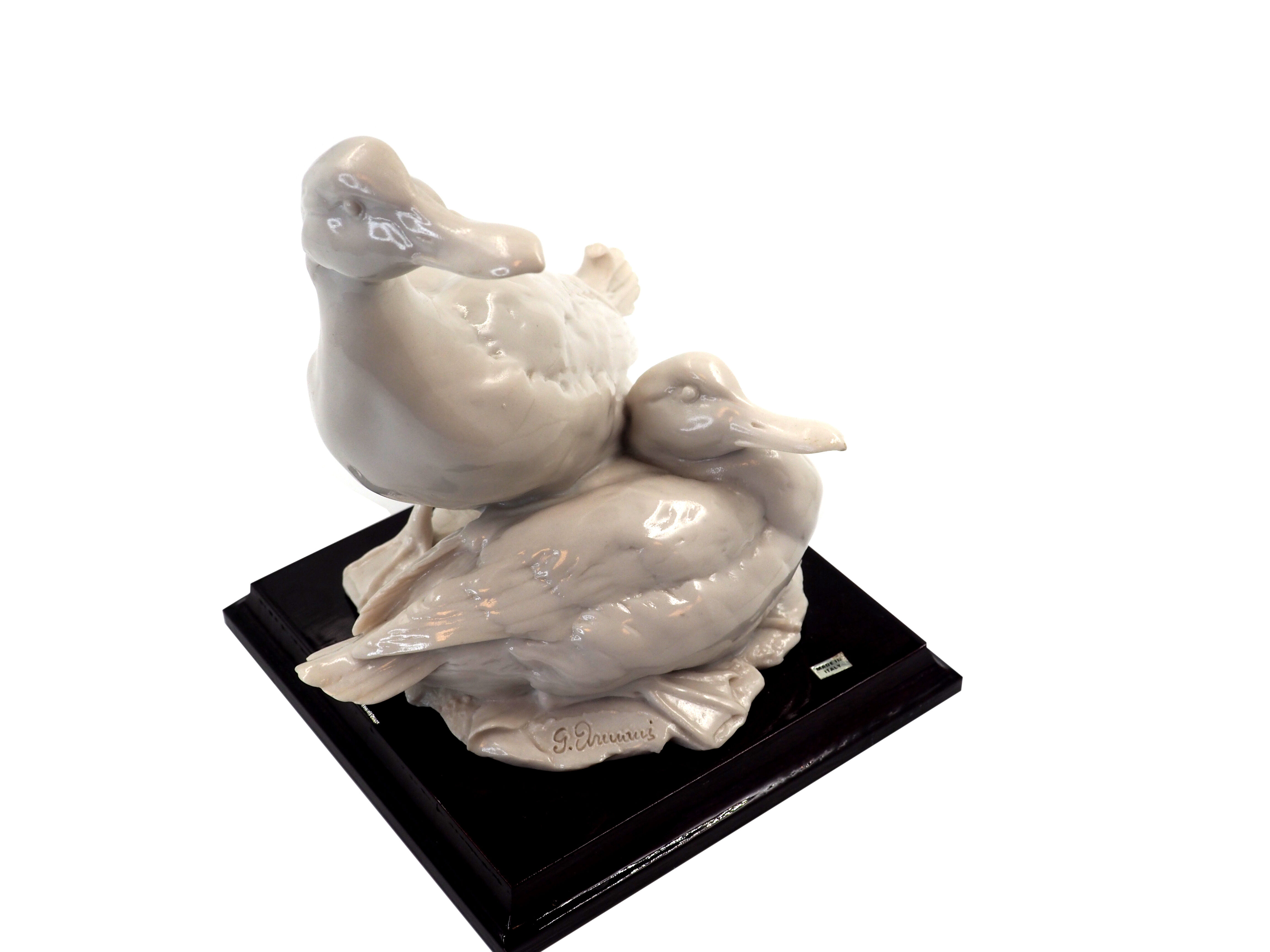 Paire de canards par Guiseppe Armani Capodimonte Florence, porcelaine blanche