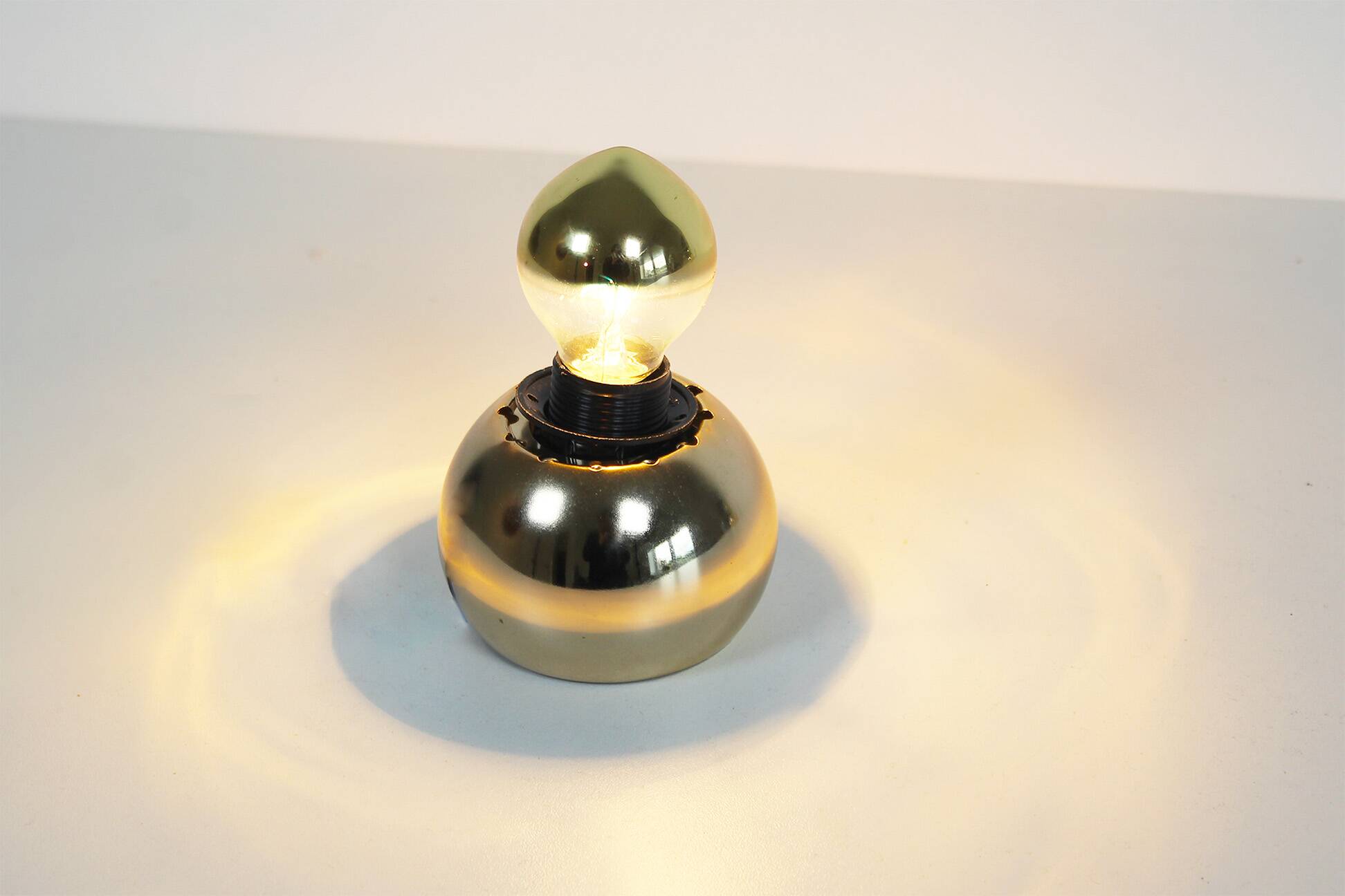 Set (2) of petite playful brass ‘ball’ wall lights, Italy 1970’s