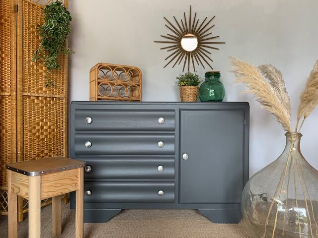 Commode vintage