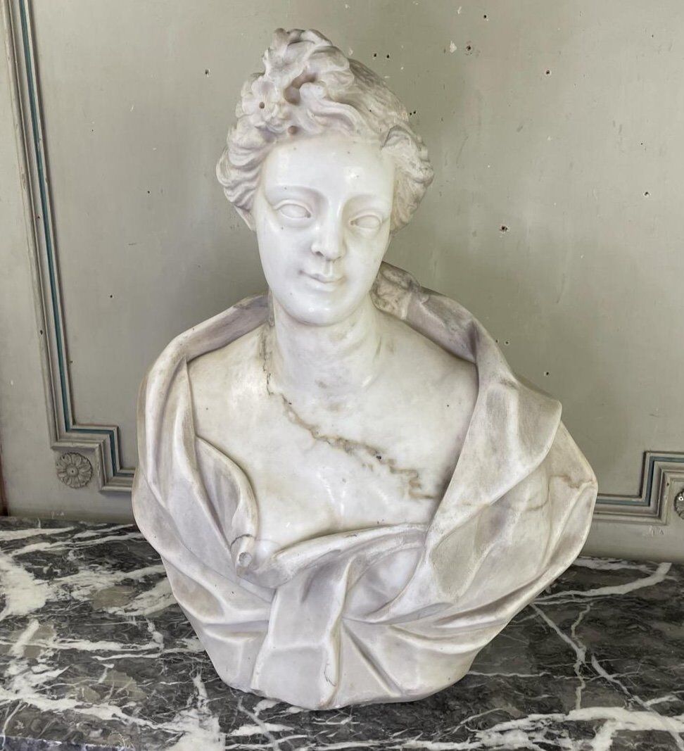 Female bust in Carrara marble, late 18th century, Northern Italy.