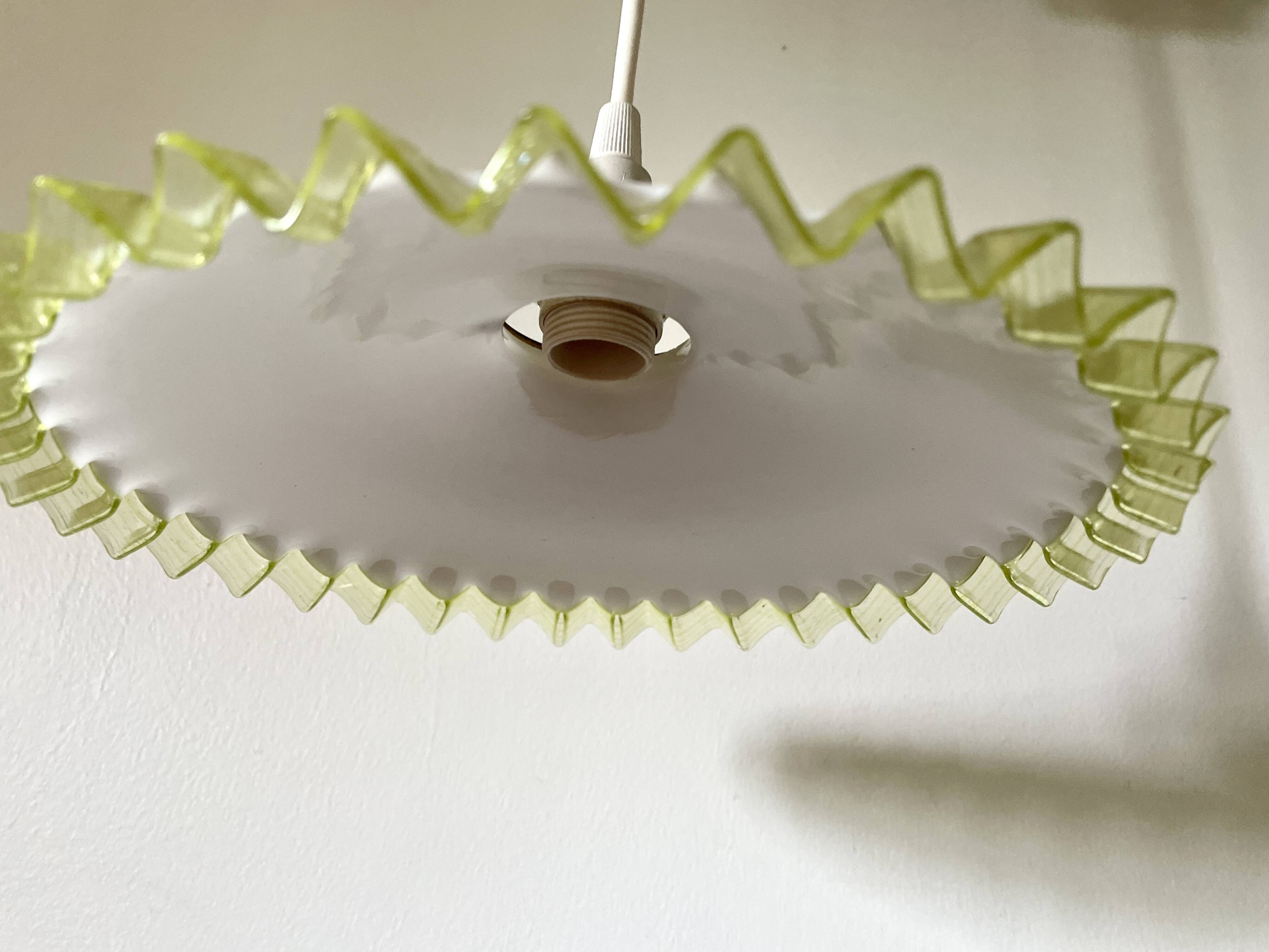 Suspension coupelle blanc vert
