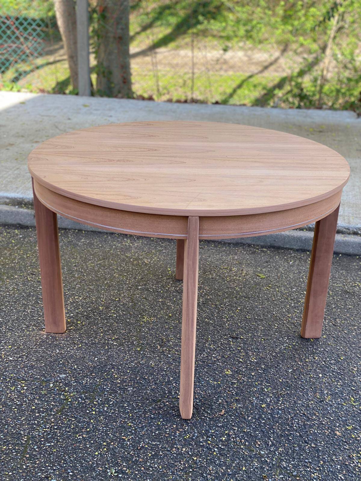 Renovated round extendable Scandinavian dining table in teak, 153cm.