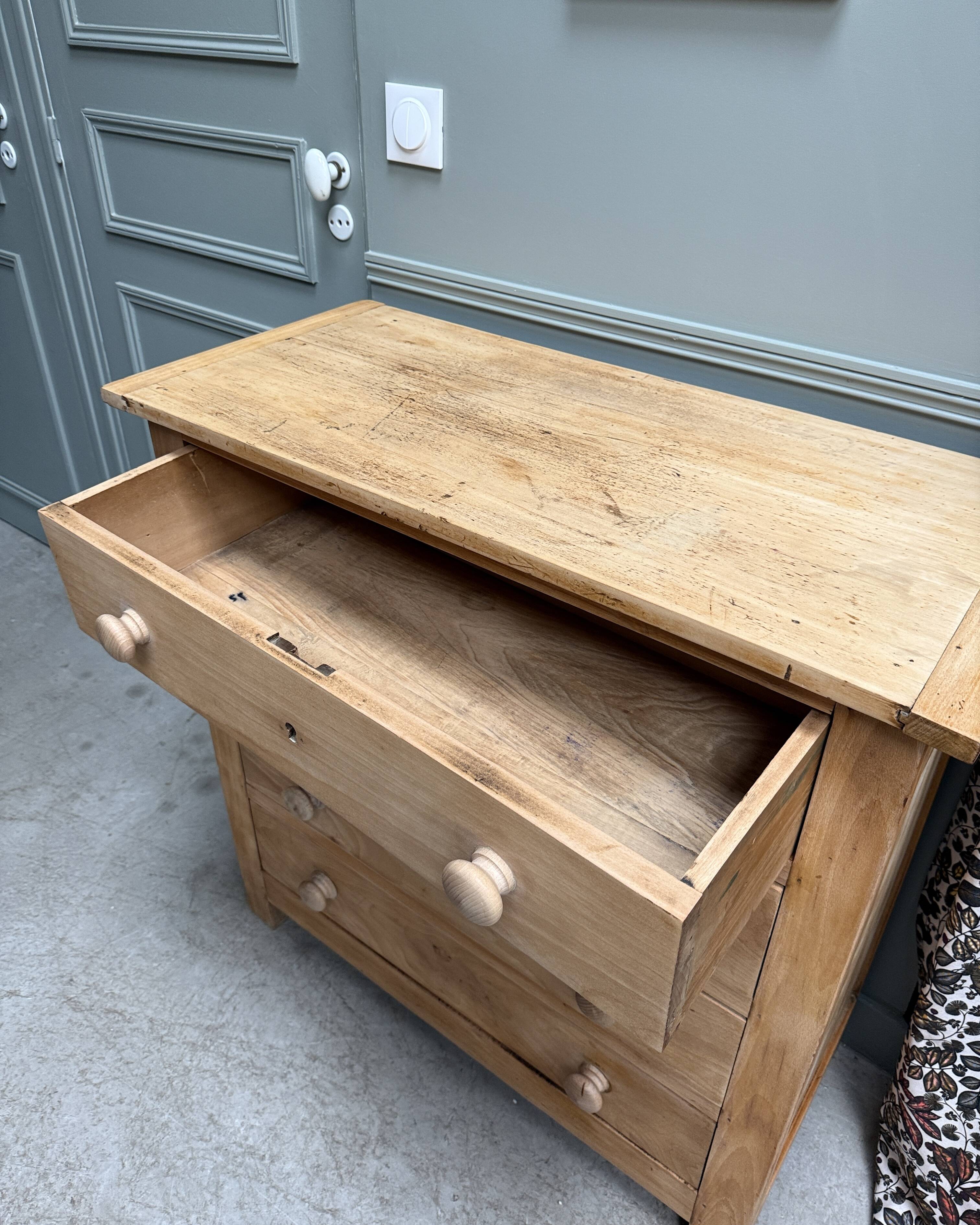 Commode vintage rénovée