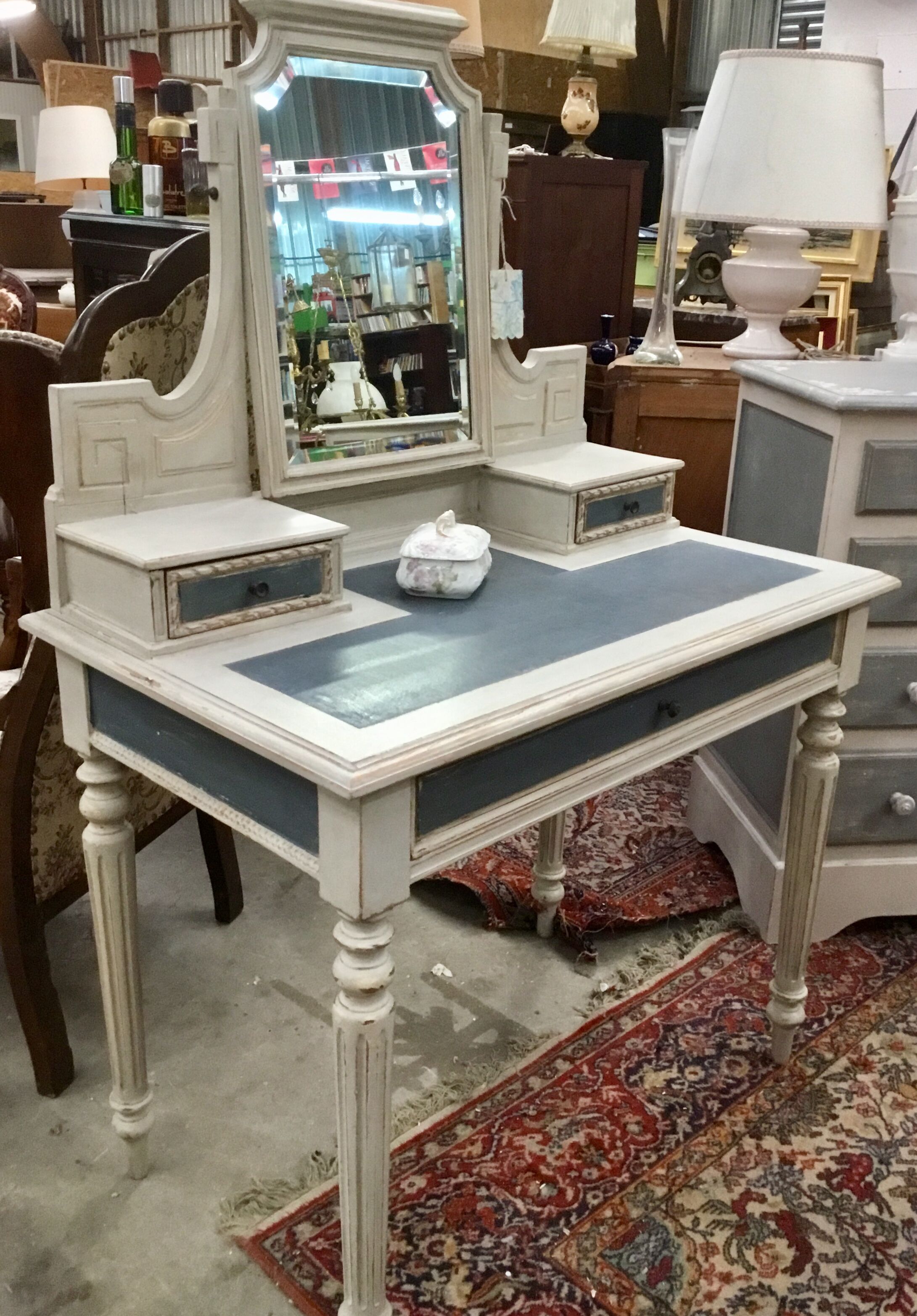 Old dresser with beveled mirror, 'flipping' and 3 drawers