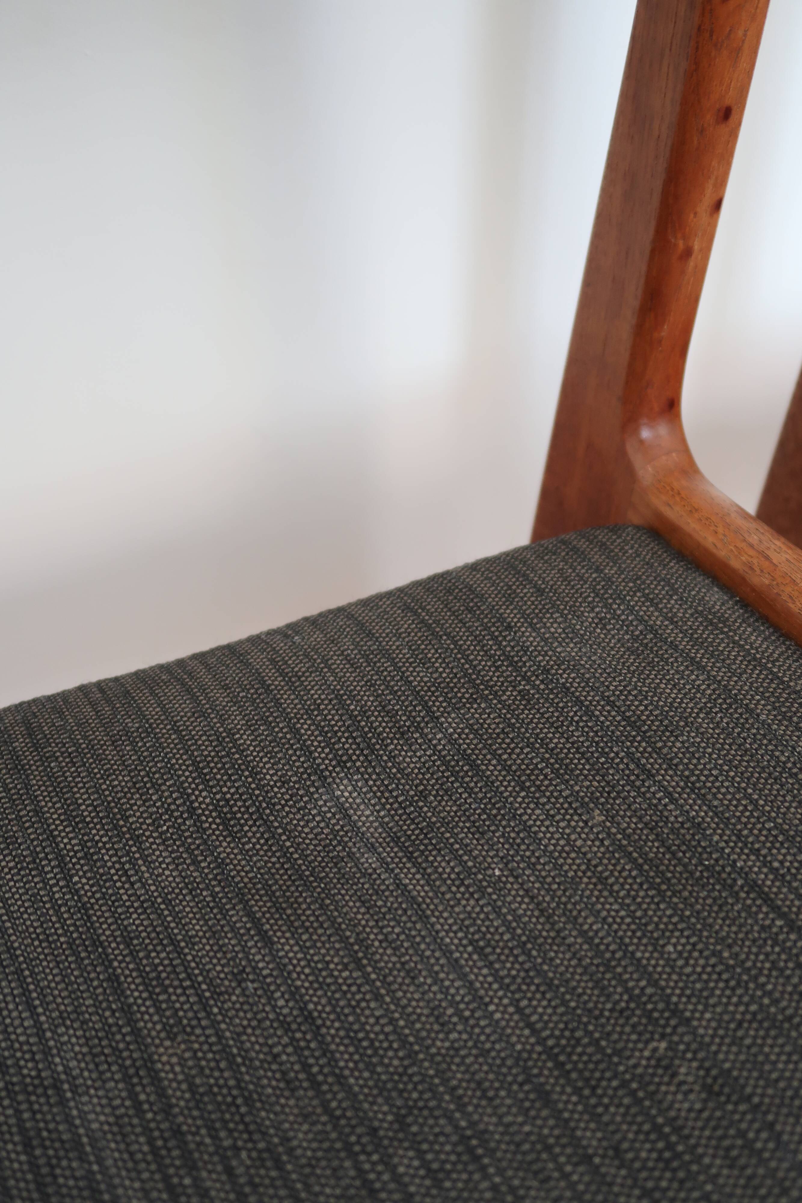 4 chaises vertes danoises estampillées