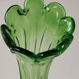 Murano style vase, in art glass. With twisted design/scalloped neck/27 cm