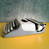 Typewriter Consul 232