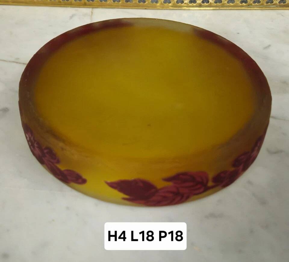 Multi-layer engraved glass bowl / ashtray – Floral decor in Art Nouveau style