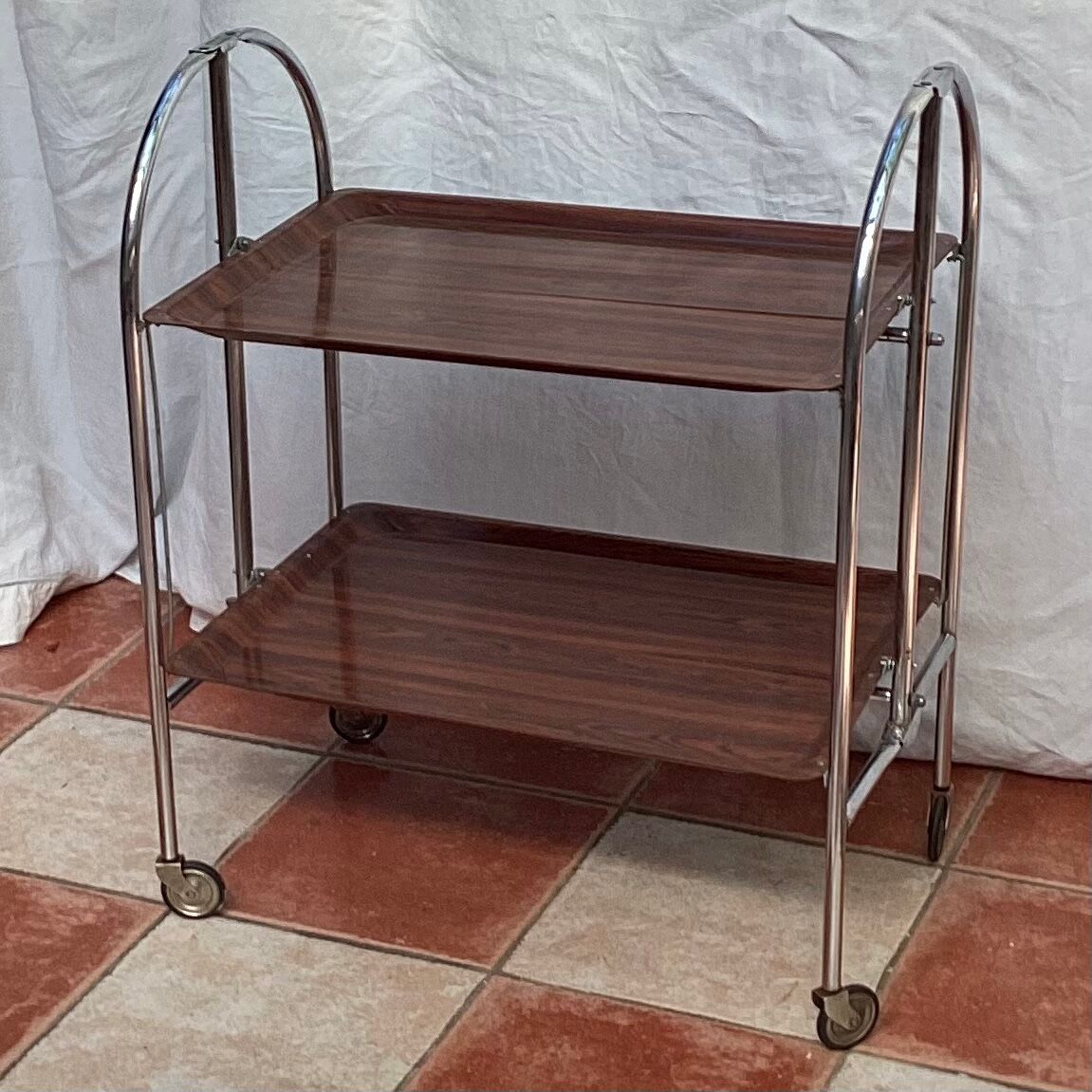 Folding dessert table with castors