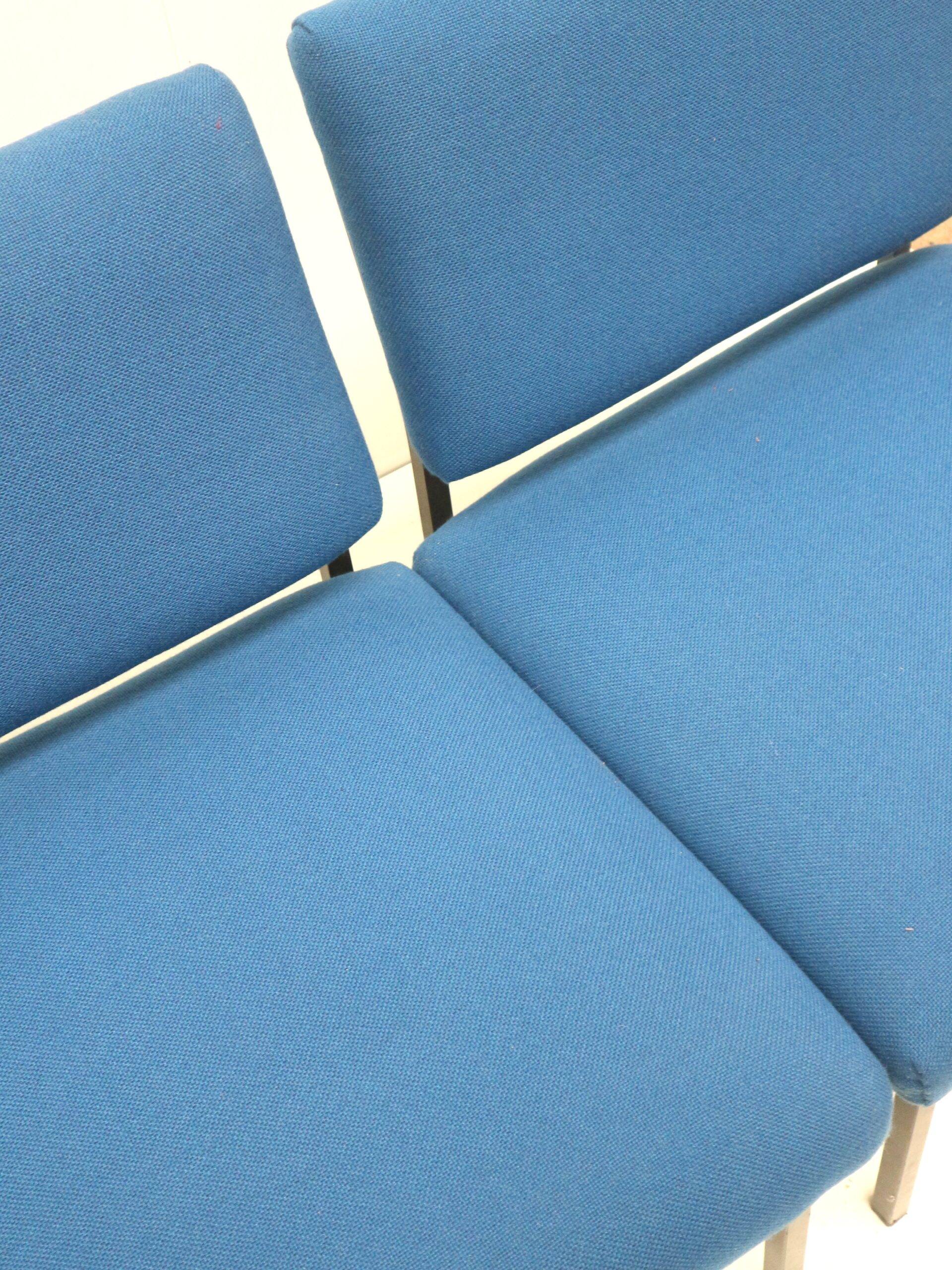 Vintage blue 3-seater sofa/set of 3 armchairs from the 1970s