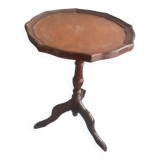 Pedestal table