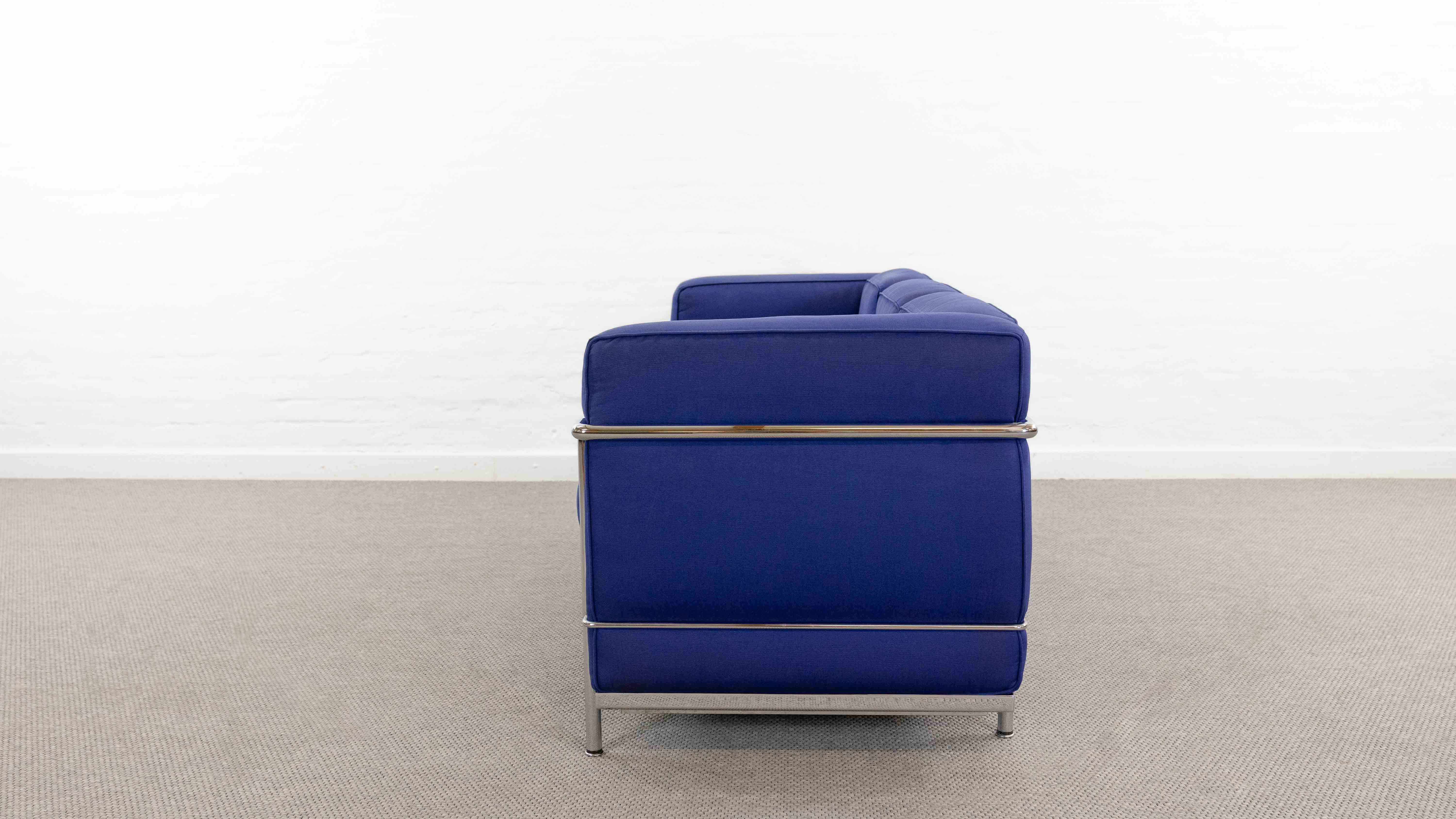 Cassina LC2 3seat Sofa by Charlotte Perriand, Le Corbusier and Pierre Jeanneret in blue fabrics