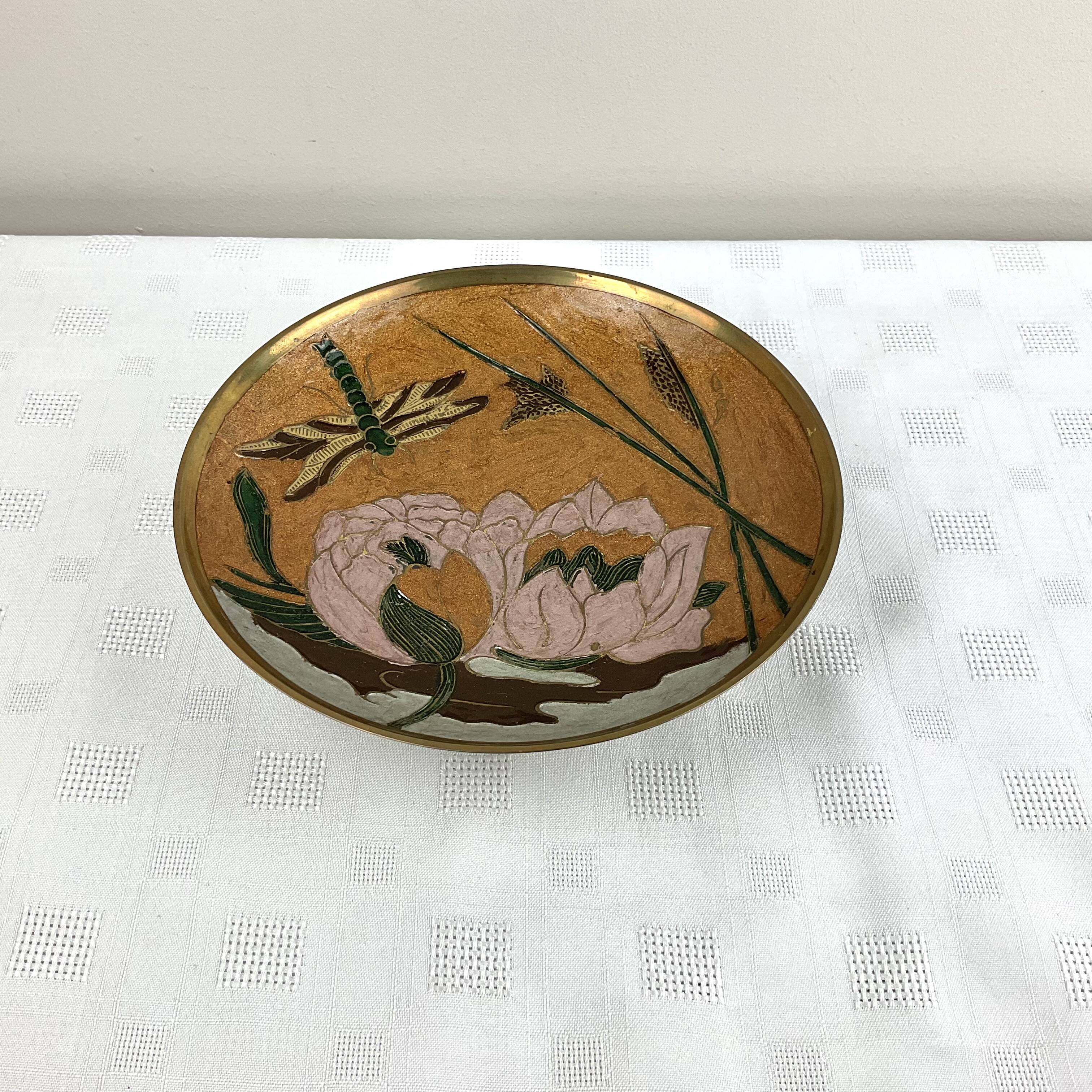 Cup/empty pocket in enameled brass on foot