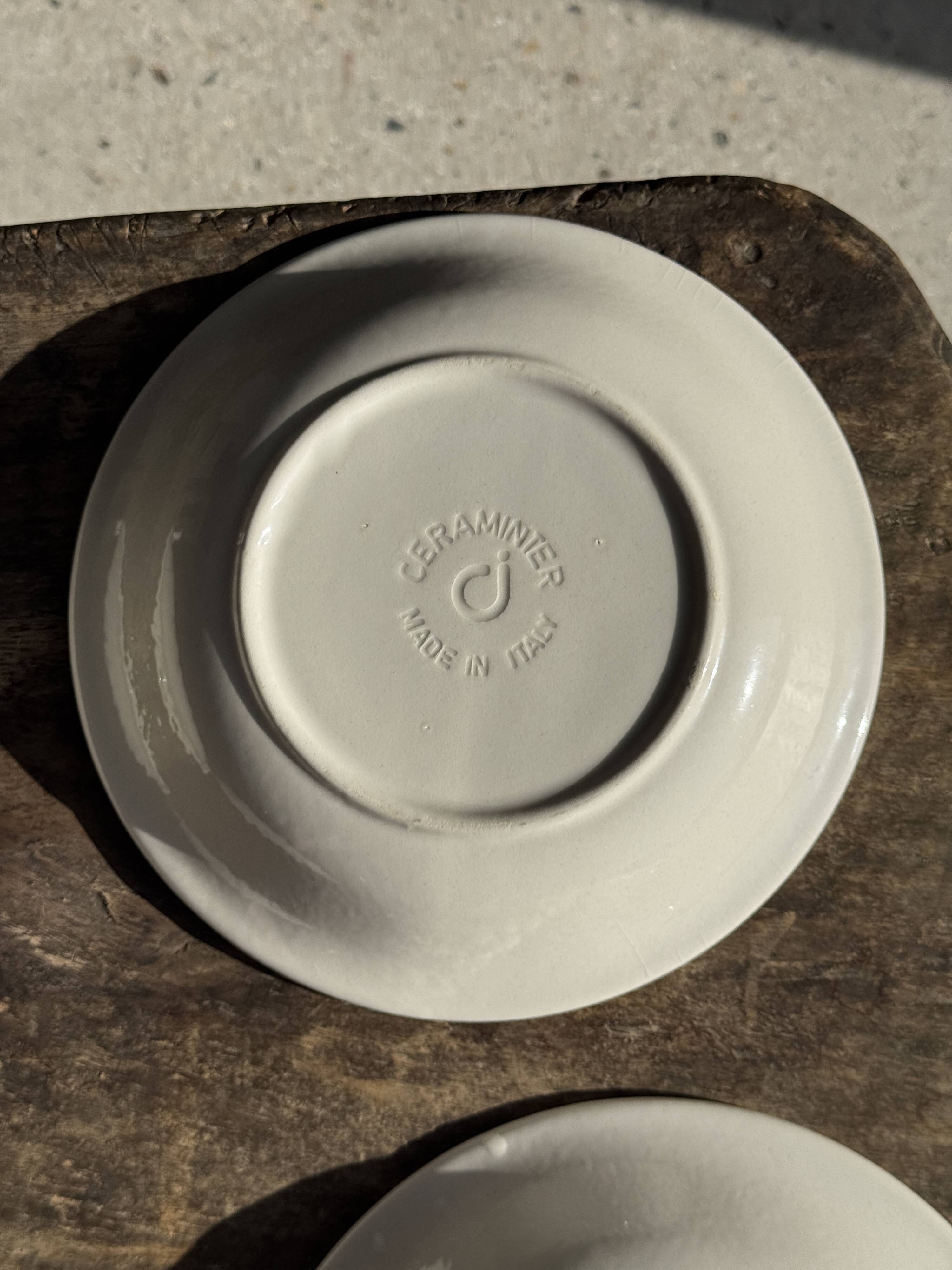 Set of 5 thick white deep plates, no brand, D21.5.