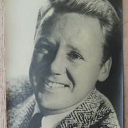 8 vintage autographed photos of American stars Metro Goldwin Mayer