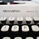 typewriter Remington Sperry rand Envoy III blue and white 70s