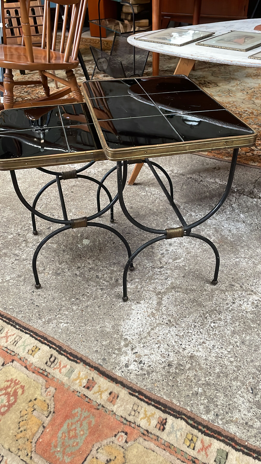 2 tables gigognes par Jacques Adnet