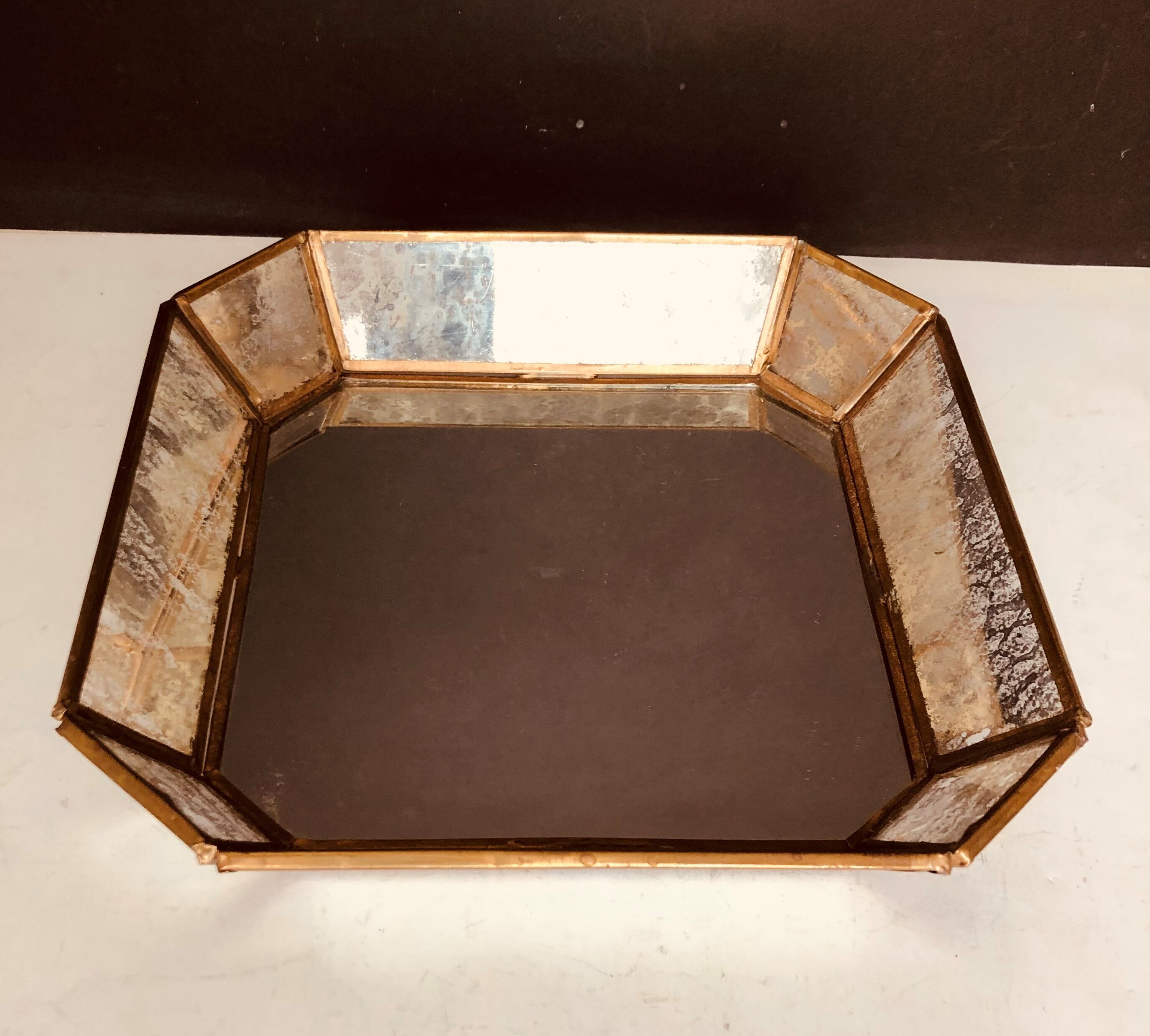 Small mirror tray