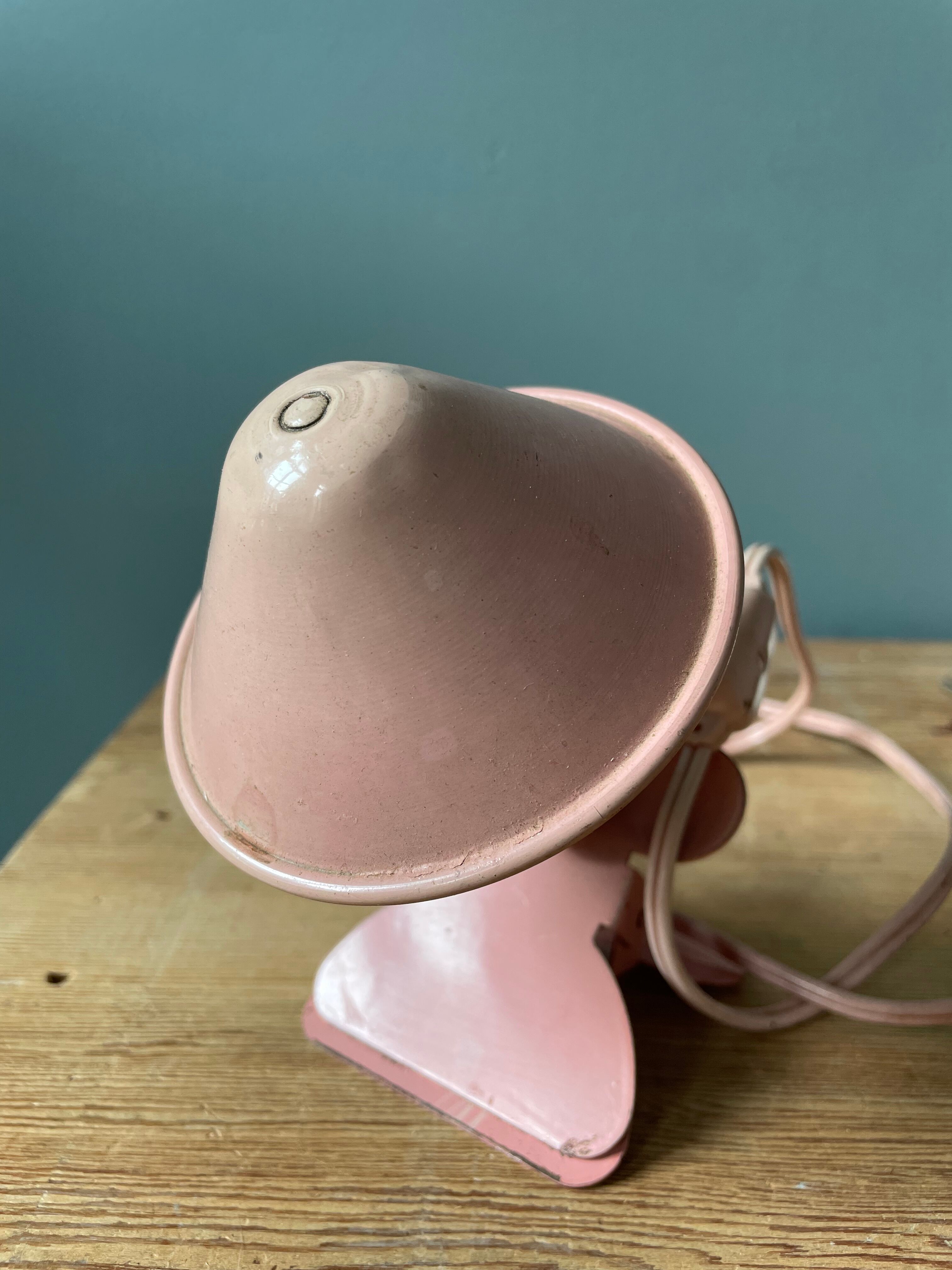 Mushroom lamp with pliers, pink vintage e-reader