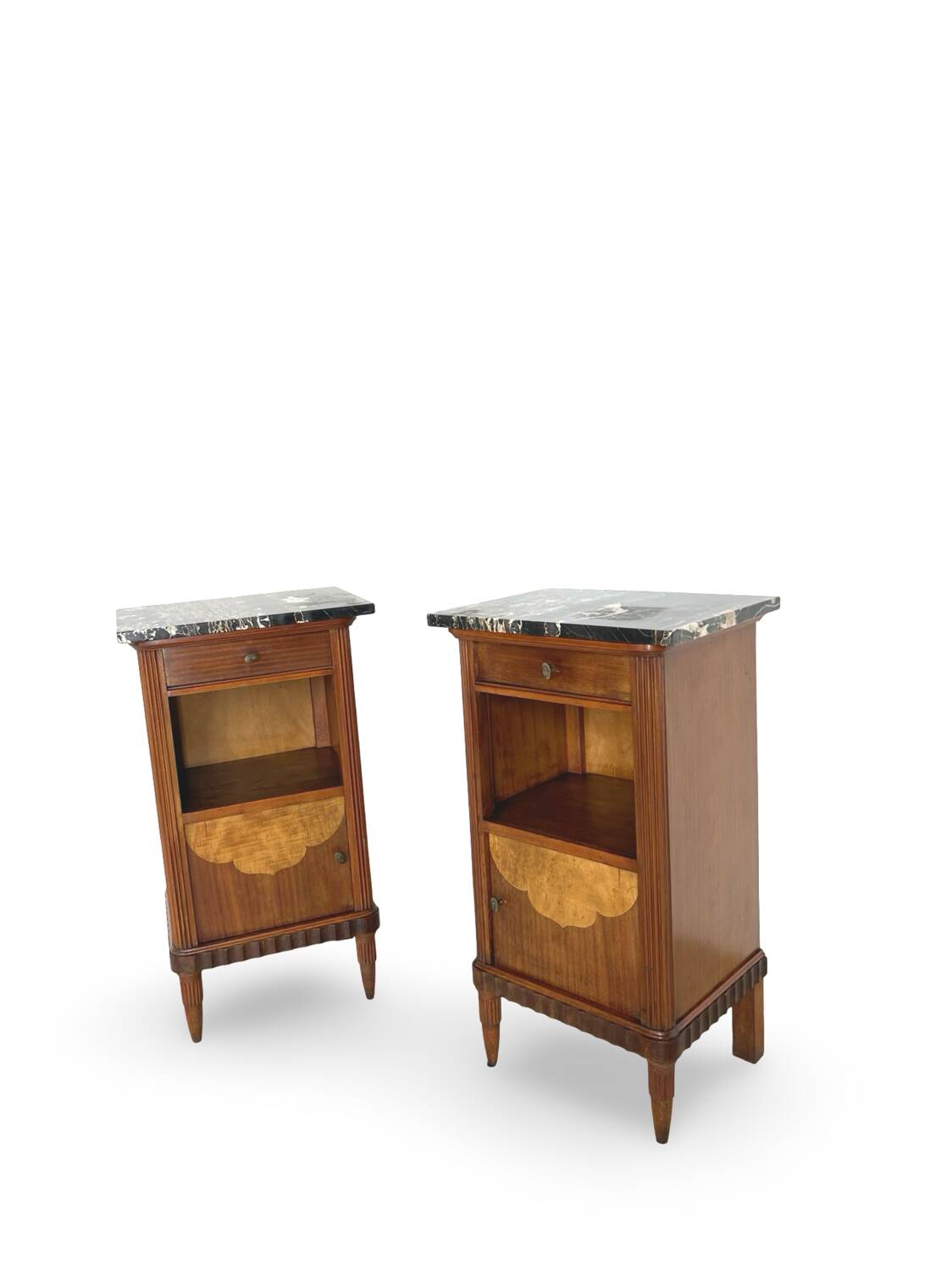 Tables de chevet italiennes en placage d'acajou avec de splendides
