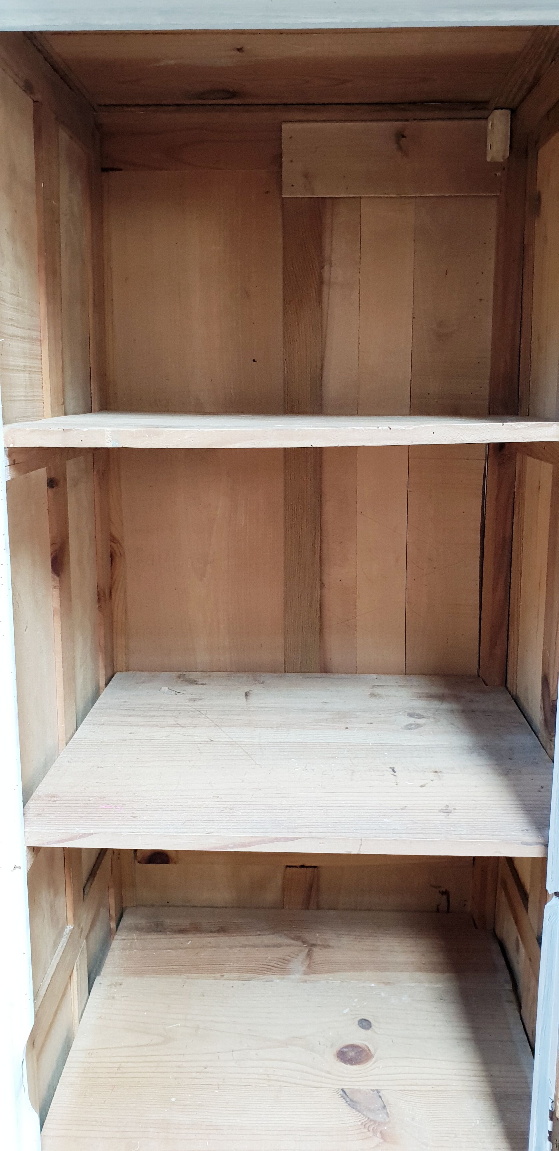 Armoire vintage