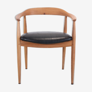 Chaise design danoise par Illum Wikkelso pour Niels Eilersen