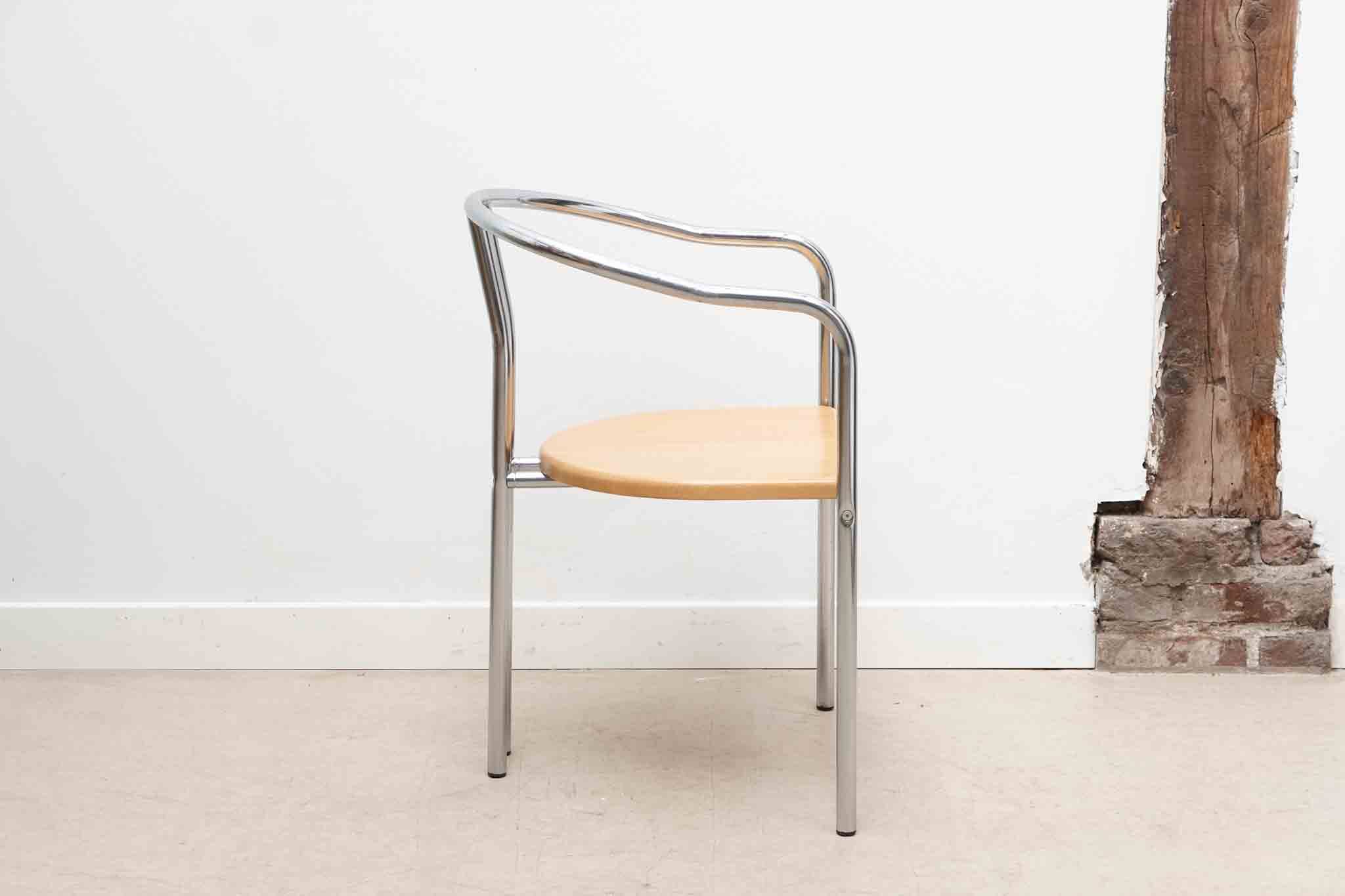 Chaise vintage en bois claire et pieds chromés