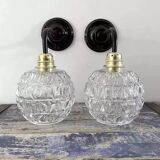 Paire d’appliques murales en verre ciselé