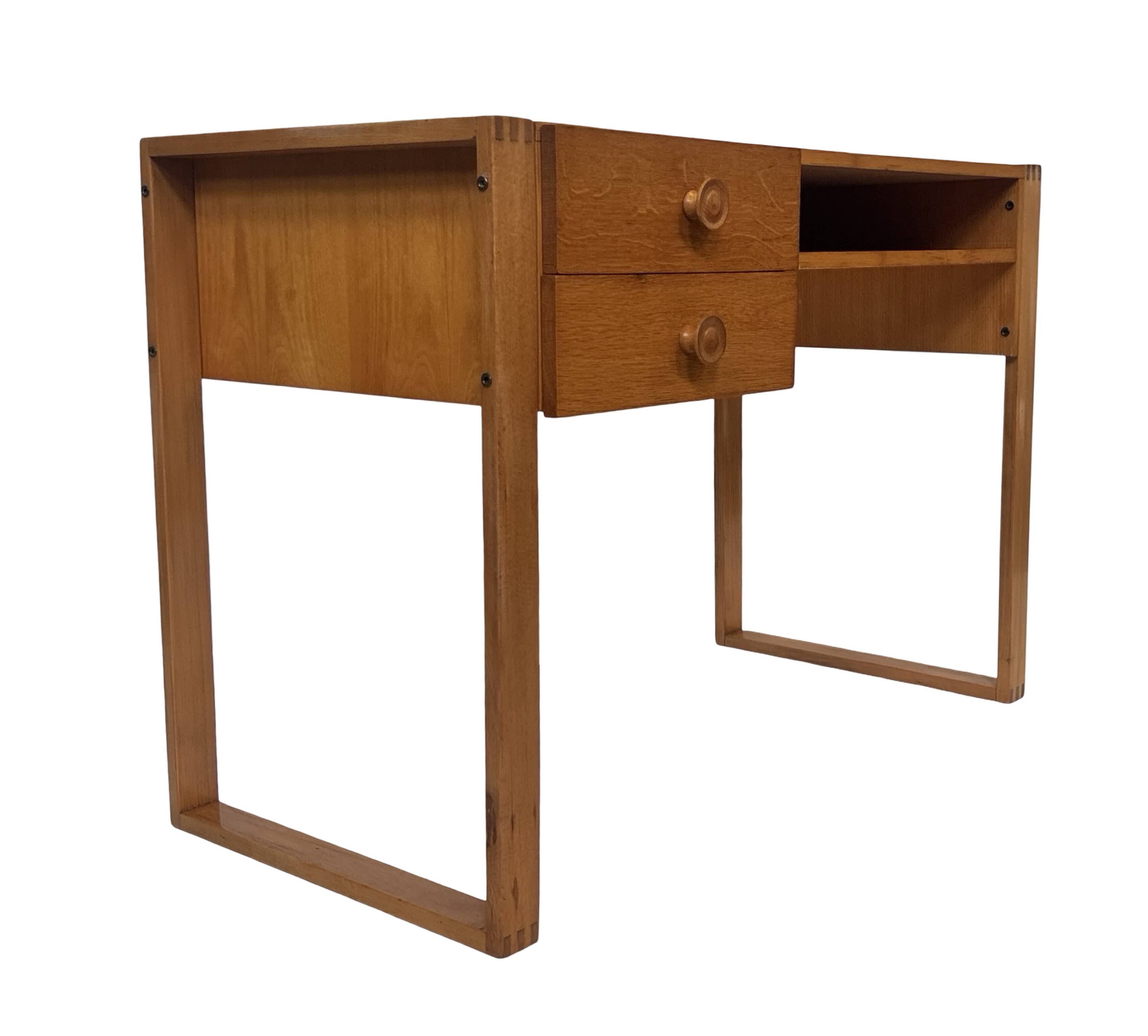 Vintage compact desk pinewood 70s design with wooden joints