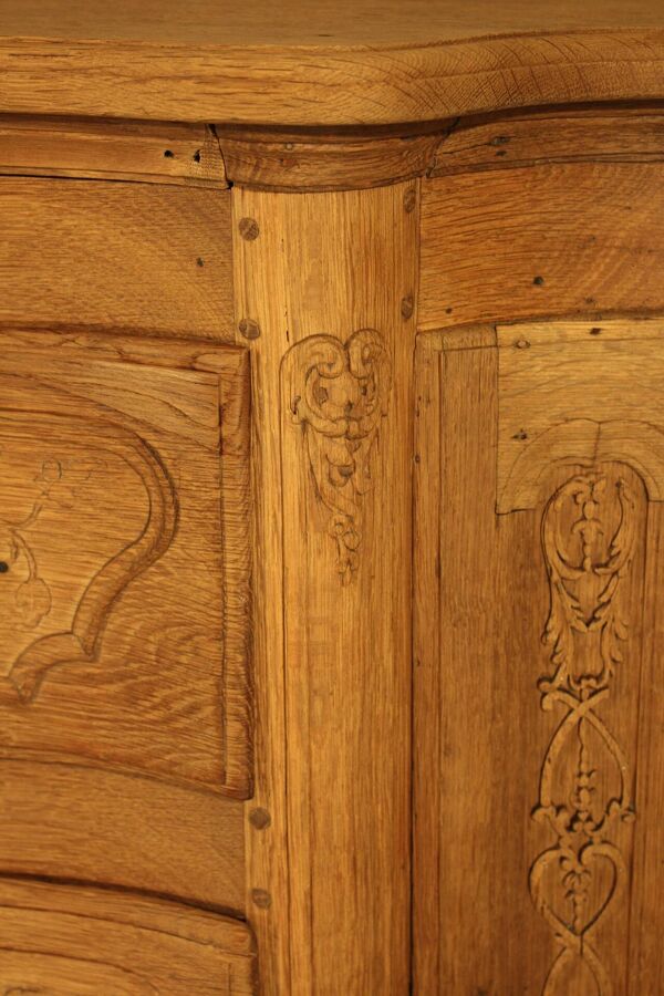 Commode bahut Louis XV